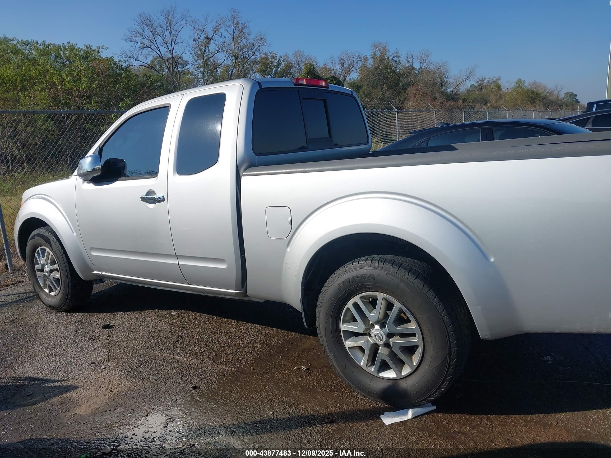 2015 Nissan Frontier Sv Silver vin: 1N6AD0CU1FN713408
