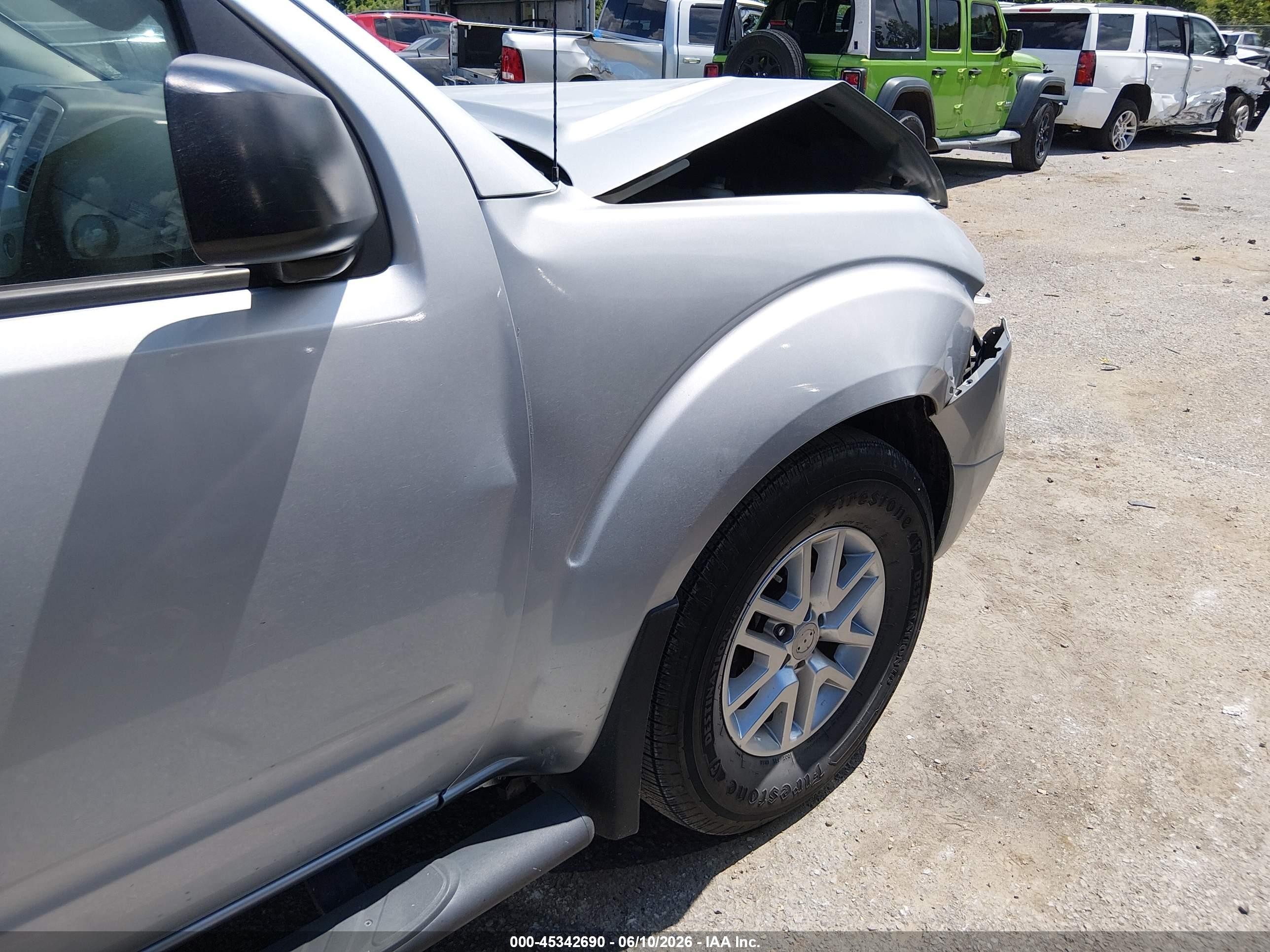 2014 Nissan Frontier Sv Silver vin: 1N6AD0CU7EN716652