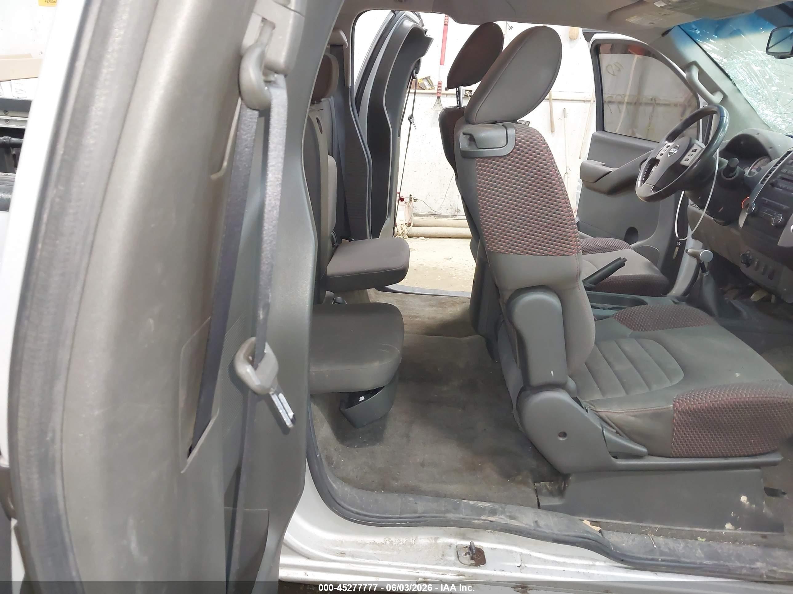 2012 Nissan Frontier Pro-4x Серебряный vin: 1N6AD0CW2CC416124