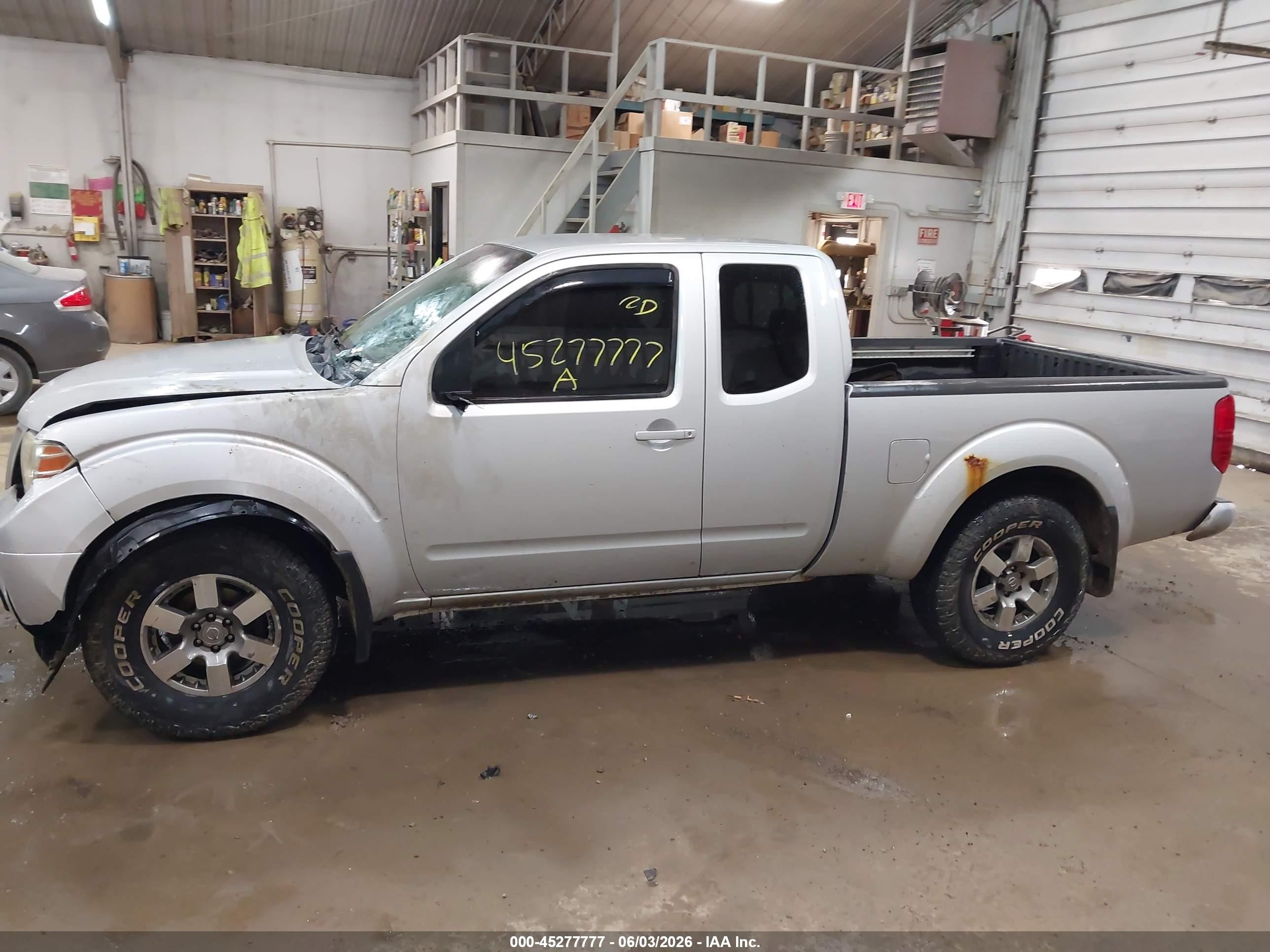 2012 Nissan Frontier Pro-4x Серебряный vin: 1N6AD0CW2CC416124