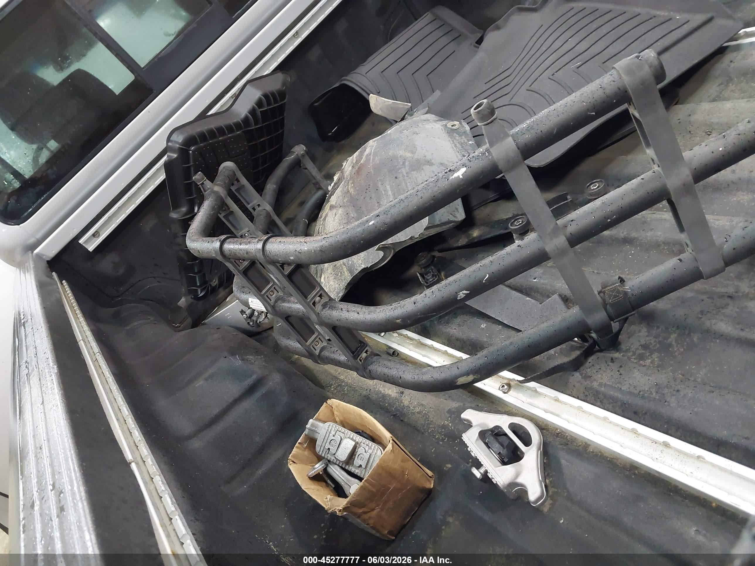 2012 Nissan Frontier Pro-4x Серебряный vin: 1N6AD0CW2CC416124