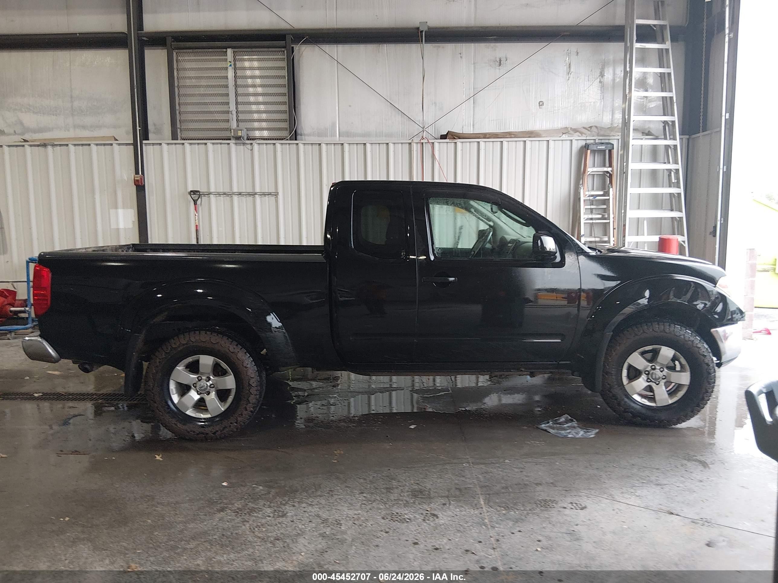 2011 Nissan Frontier Sv Black vin: 1N6AD0CW4BC444537