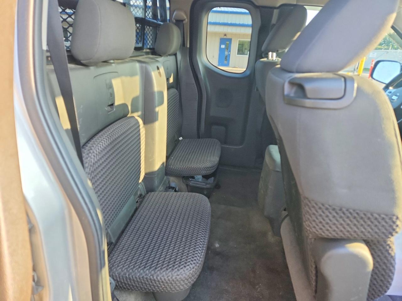 2013 Nissan Frontier Sv V6 Silver vin: 1N6AD0CW8DN762281
