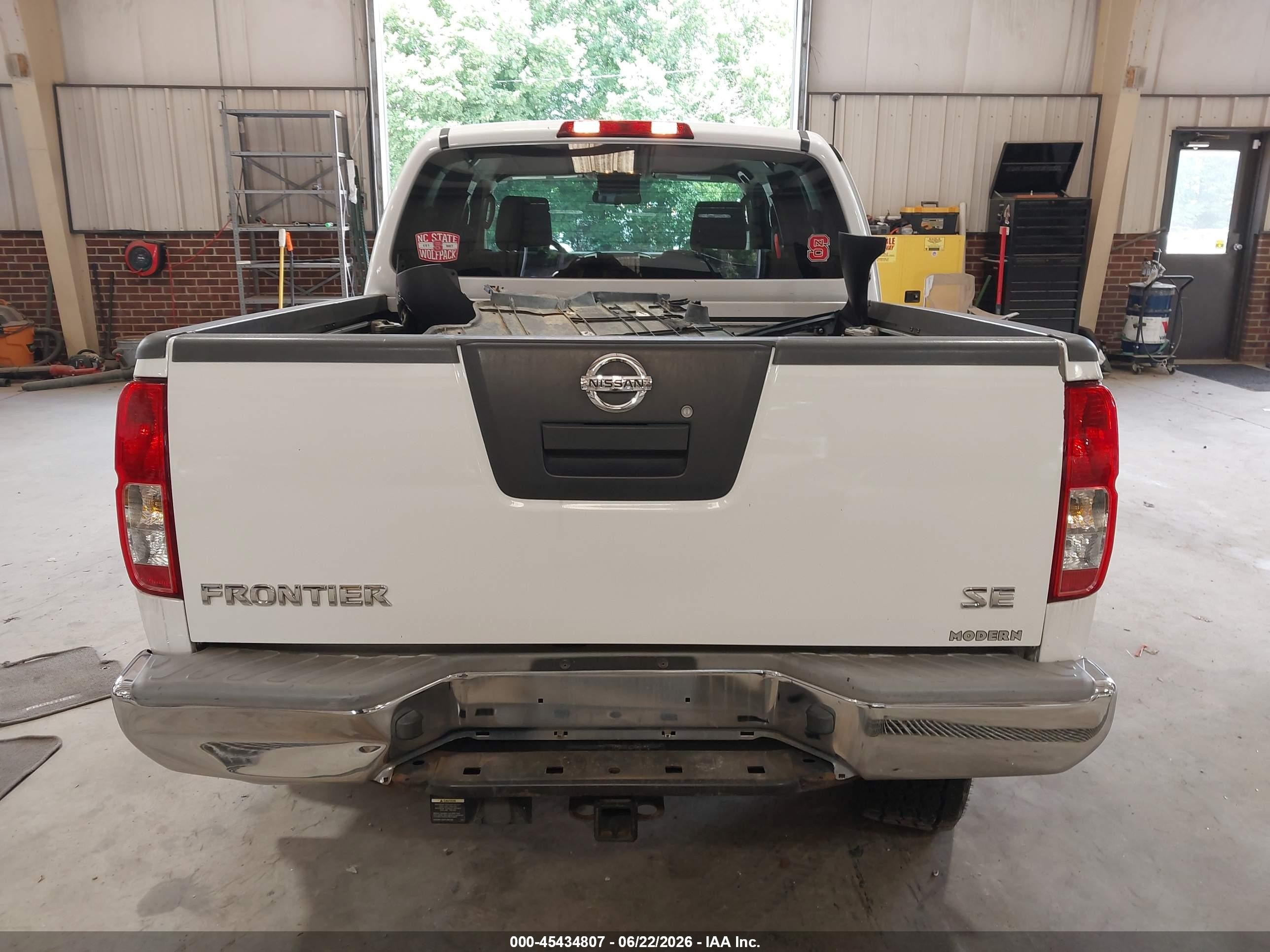 2010 Nissan Frontier Se White vin: 1N6AD0ER0AC425280