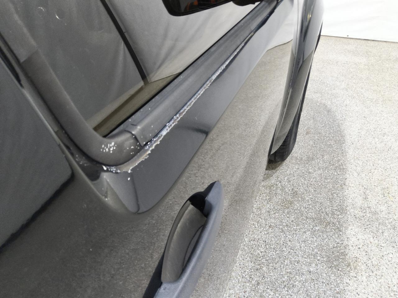 2014 Nissan Frontier S Black vin: 1N6AD0ER0EN723368 Damage: Right Front Door, Peeling, > 12 Inches