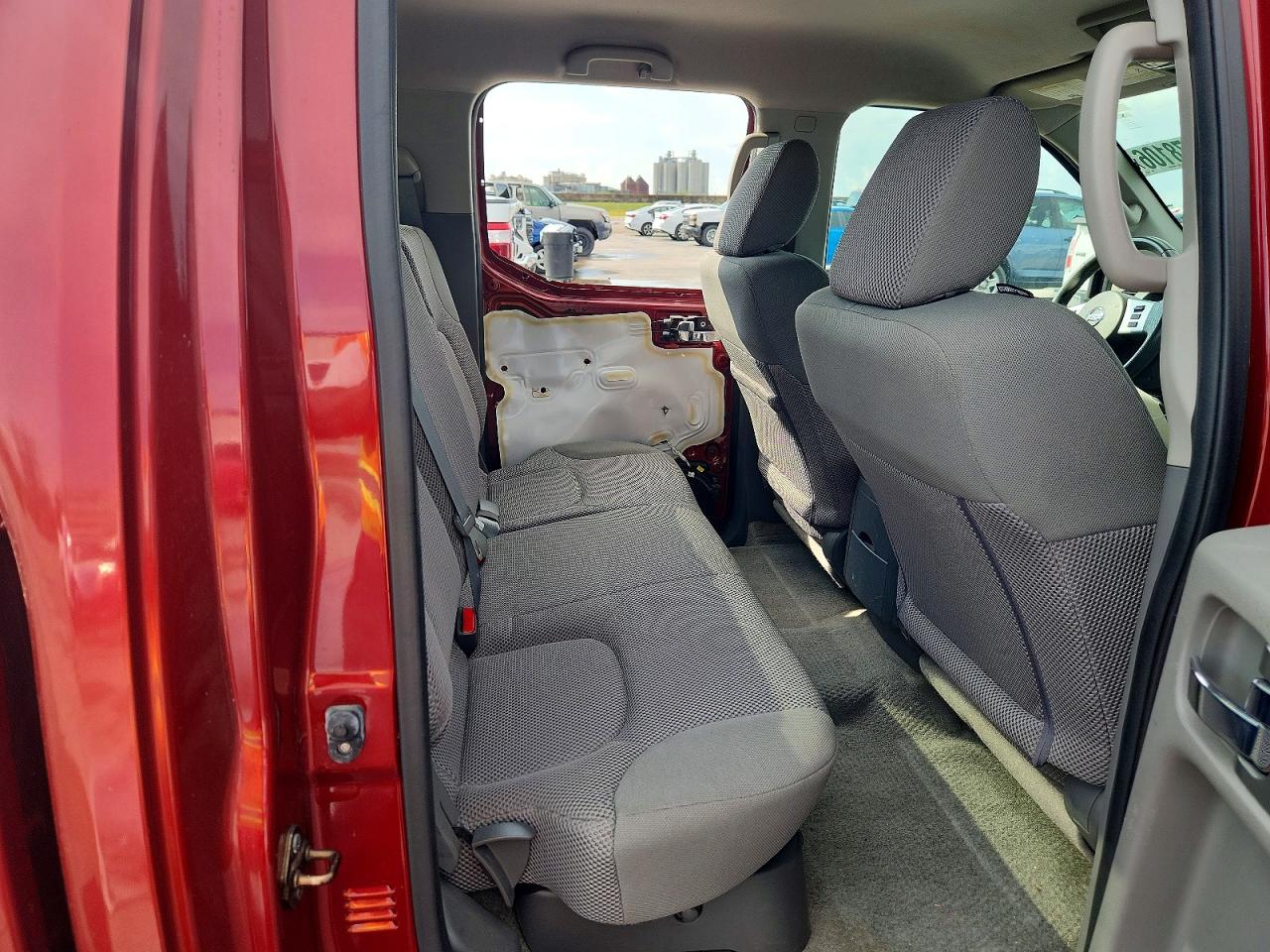 2015 Nissan Frontier S Red vin: 1N6AD0ER0FN734081