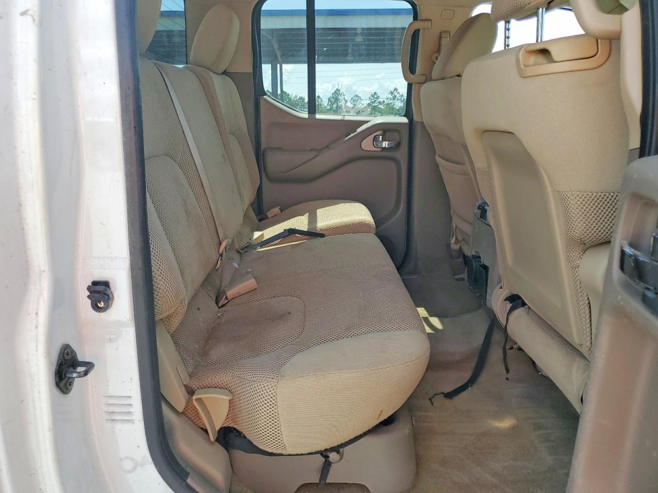 2011 Nissan Frontier S White vin: 1N6AD0ER1BC443997
