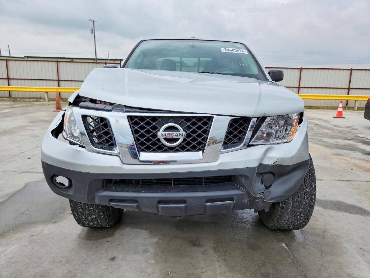 2015 Nissan Frontier Sv Серебряный vin: 1N6AD0ER1FN724630