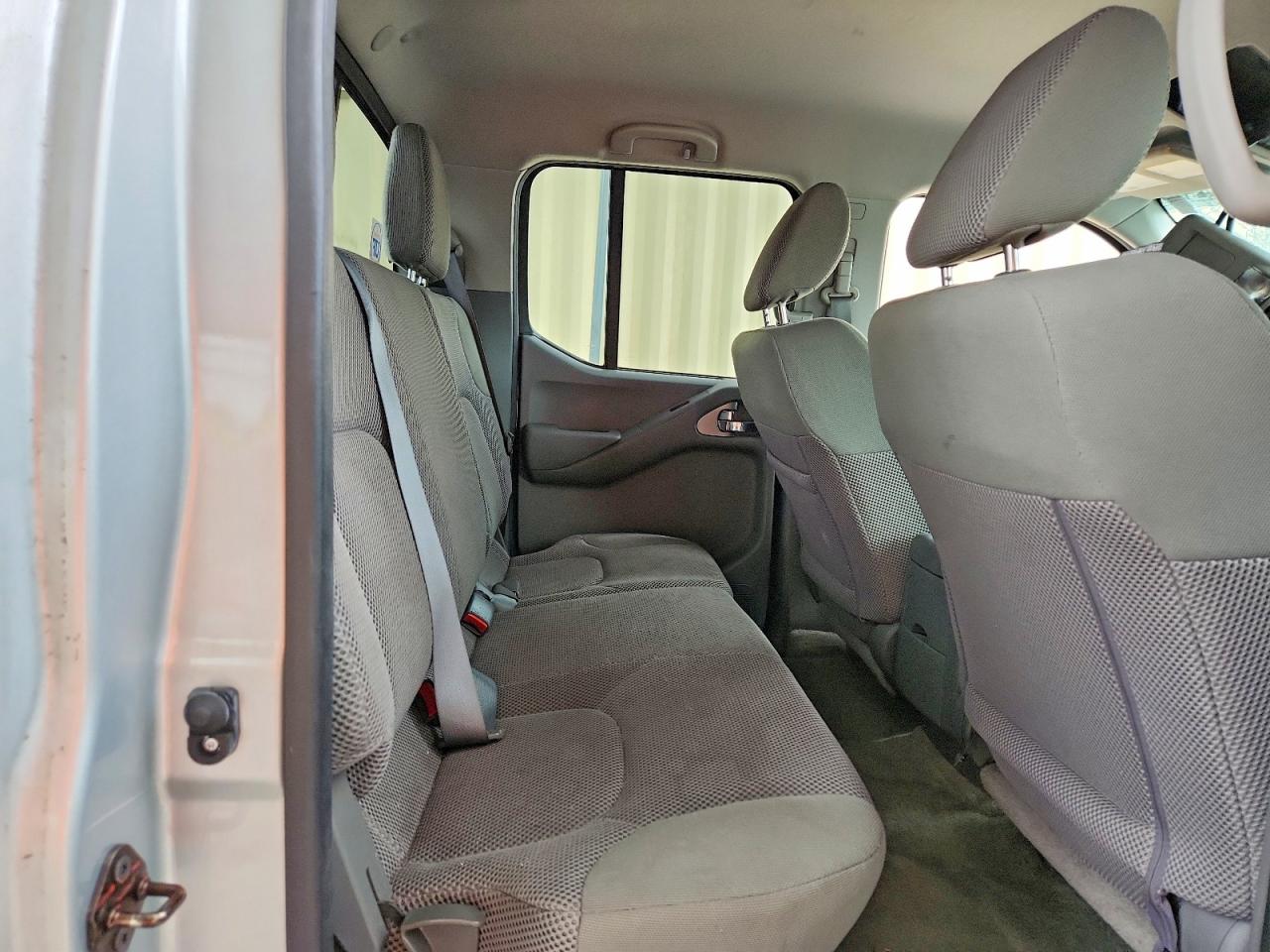 2015 Nissan Frontier Sv Серый vin: 1N6AD0ER1FN745140