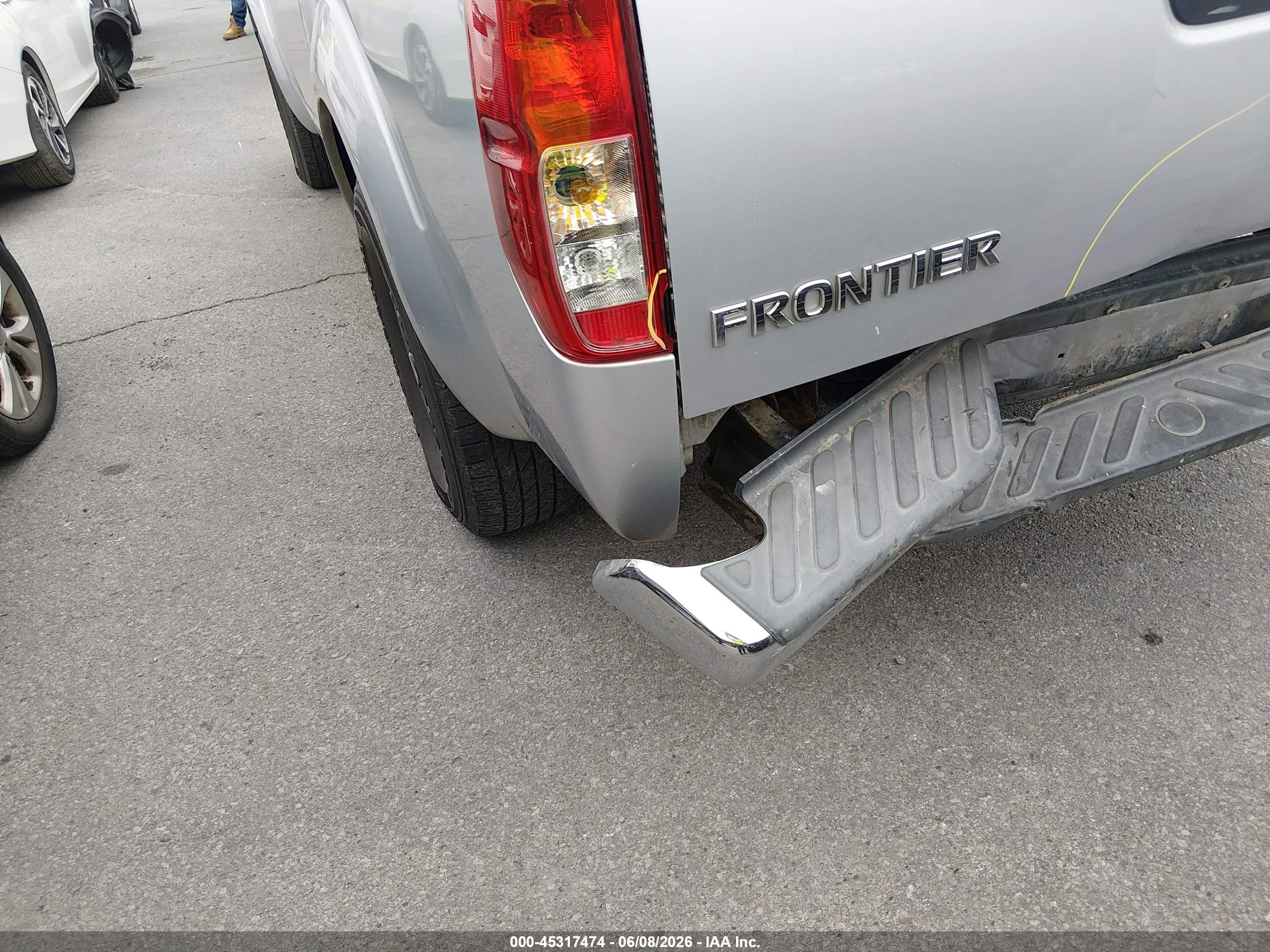 2011 Nissan Frontier S Silver vin: 1N6AD0ER2BC401595