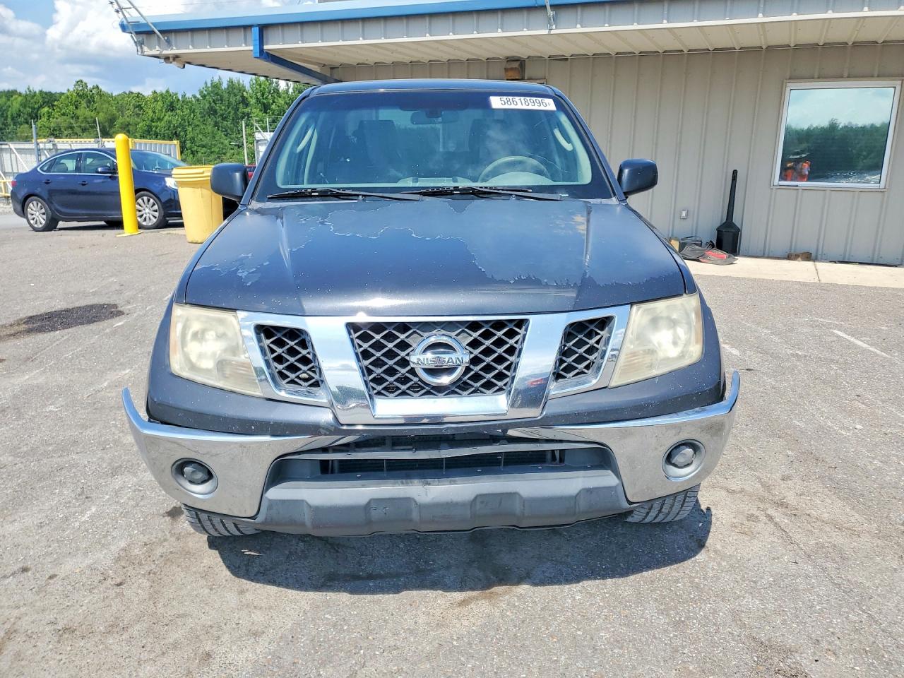2011 Niss Ftr Gray vin: 1N6AD0ER2BC413990