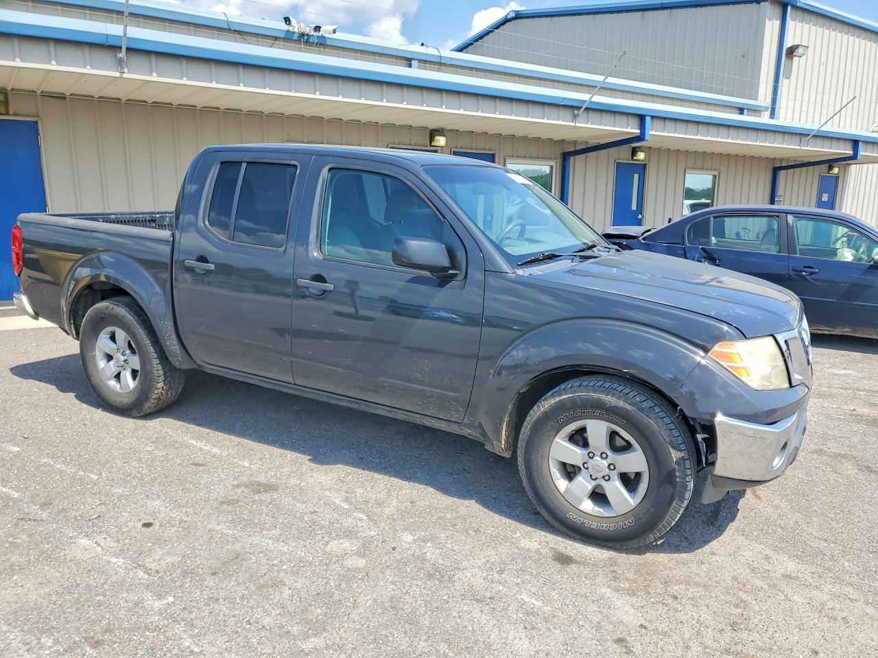 2011 Niss Ftr Gray vin: 1N6AD0ER2BC413990