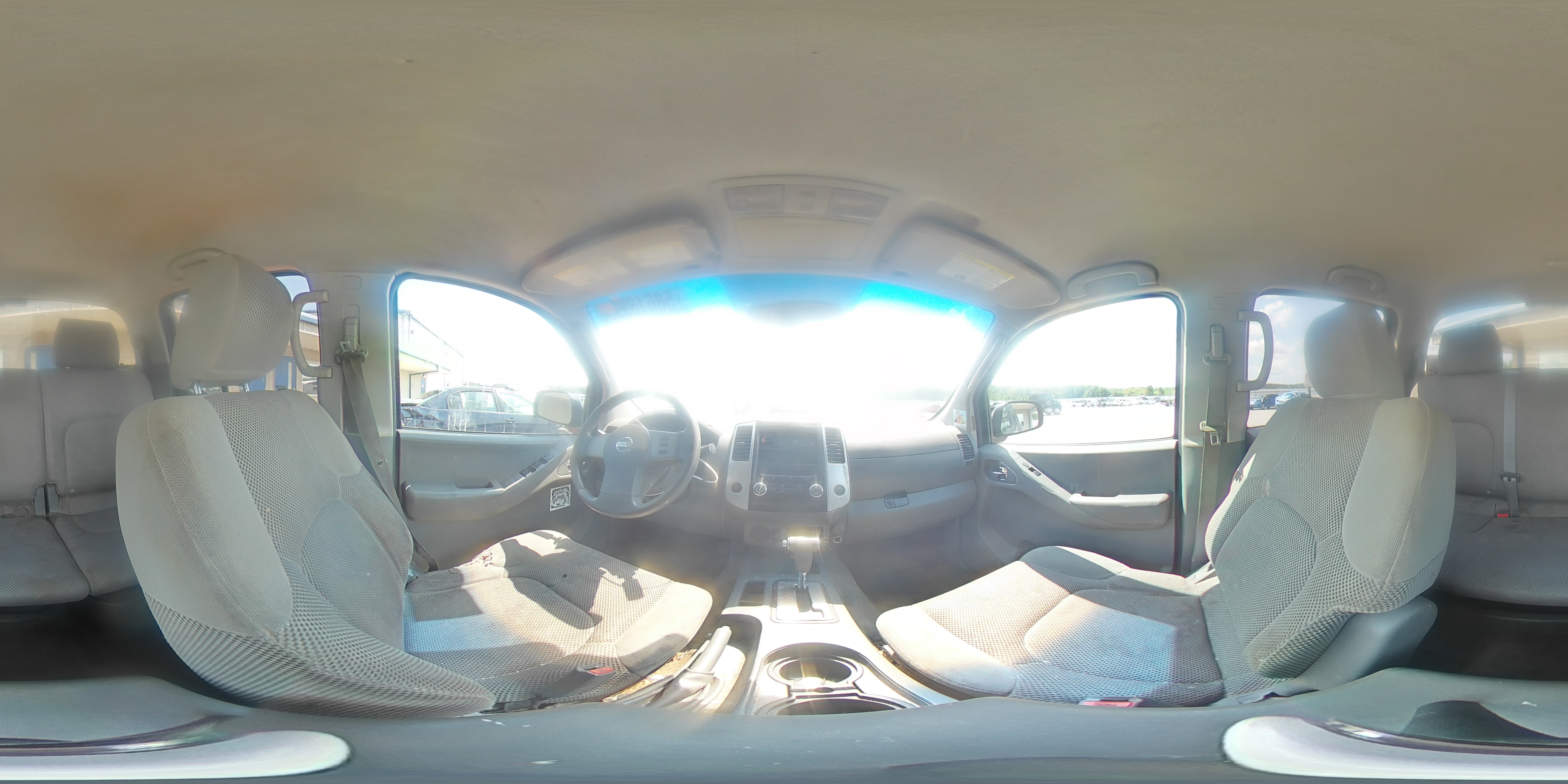 2011 Niss Ftr Gray vin: 1N6AD0ER2BC413990