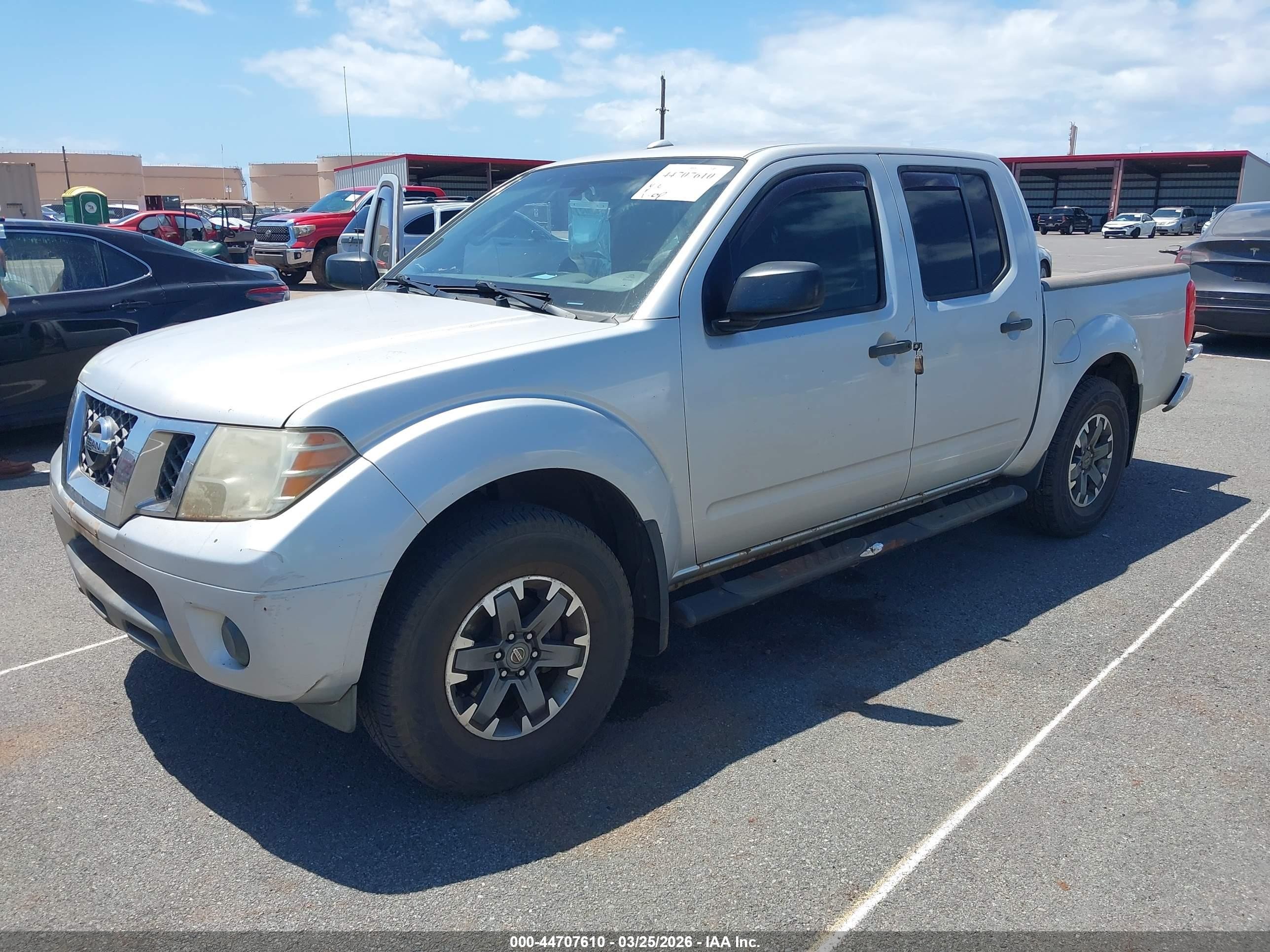 2014 Nissan Frontier   Silver vin: 1N6AD0ER4EN745776