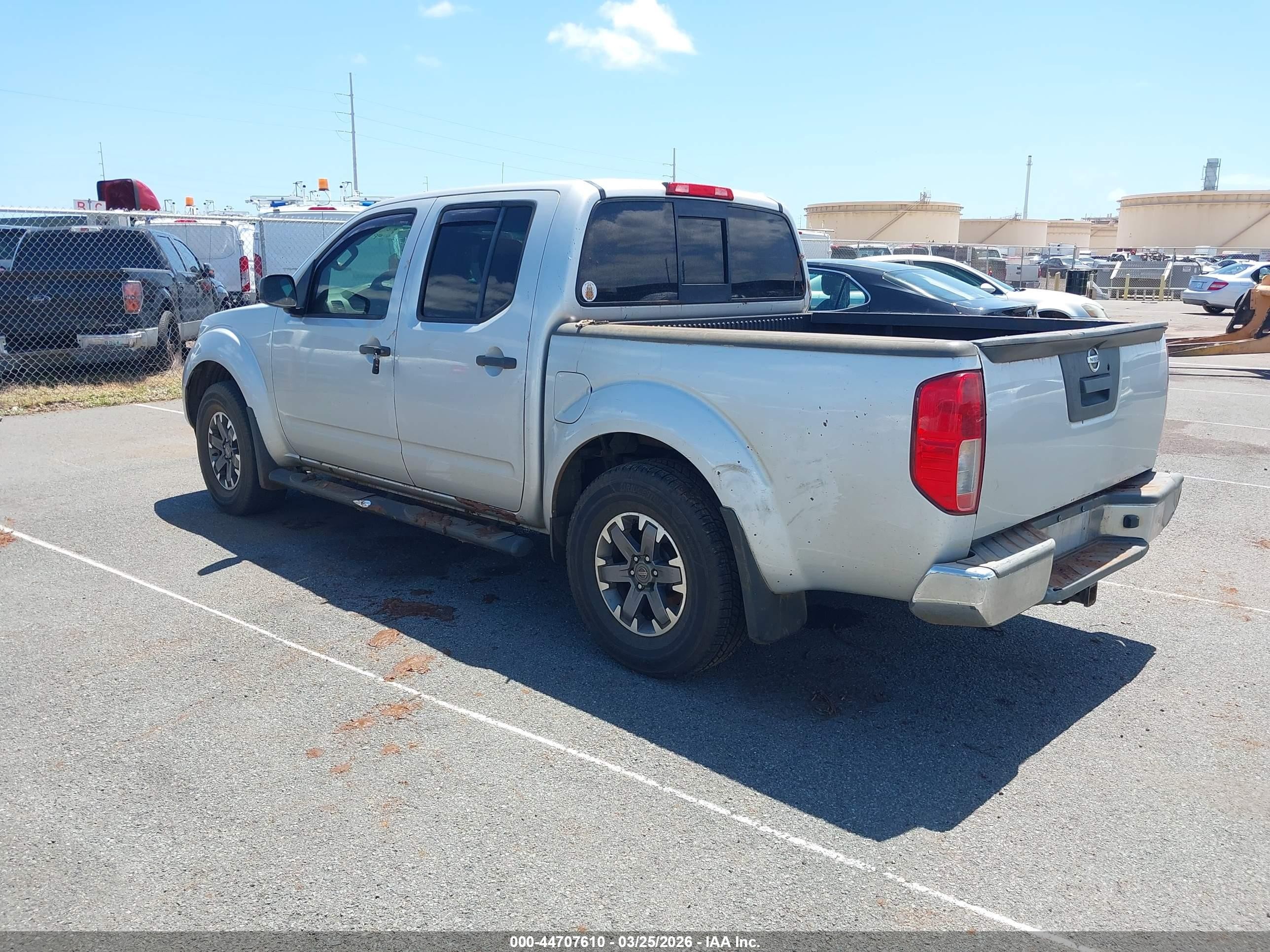 2014 Nissan Frontier   Silver vin: 1N6AD0ER4EN745776