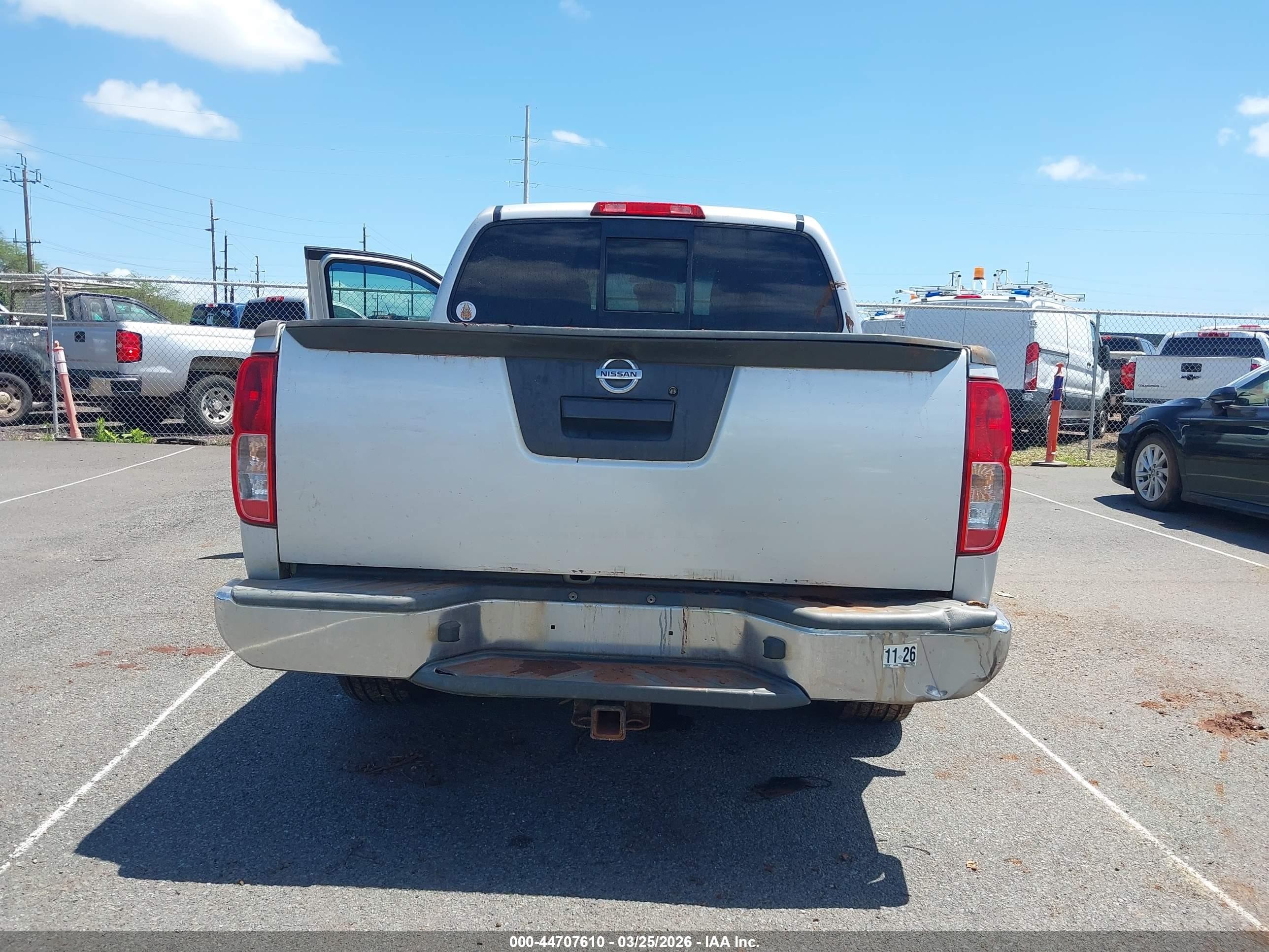 2014 Nissan Frontier   Silver vin: 1N6AD0ER4EN745776
