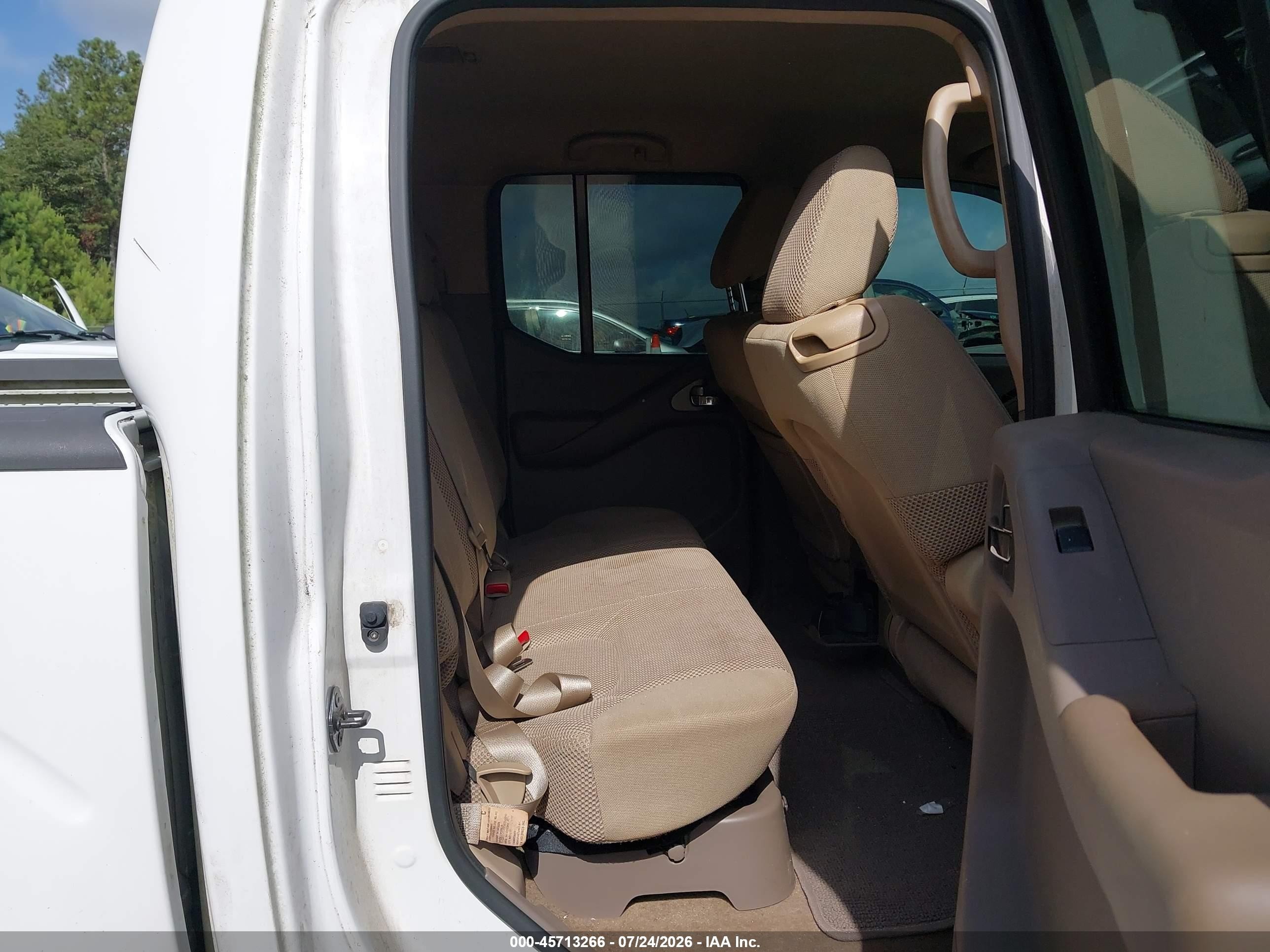 2011 Nissan Frontier Sv White vin: 1N6AD0ER5BC435465