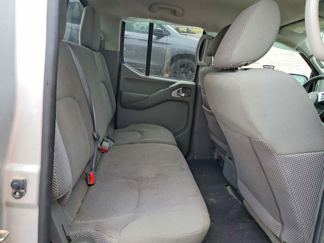 2016 Nissan Frontier Sv Серебряный vin: 1N6AD0ER5GN788526