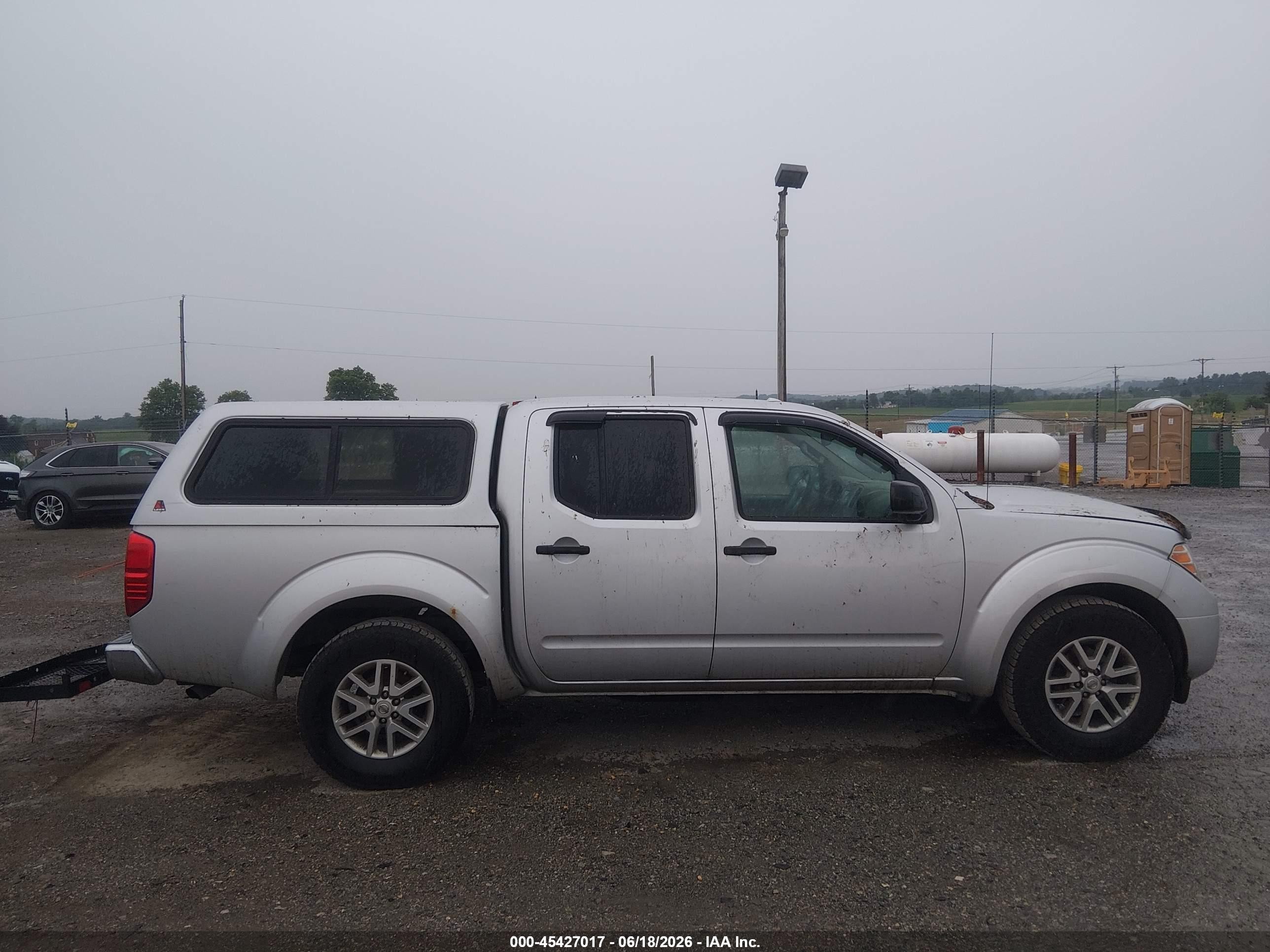 2015 Nissan Frontier Sv Silver vin: 1N6AD0ER6FN759941