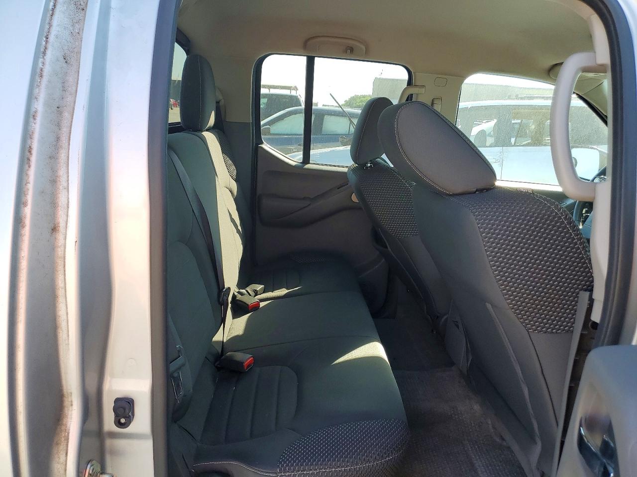 2016 Nissan Frontier Desert Runner Silver vin: 1N6AD0ER7GN796238