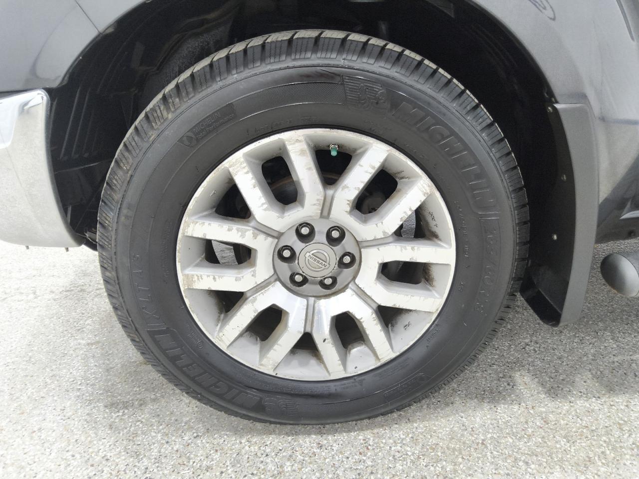 2010 Nissan Frontier Se V6 Gray vin: 1N6AD0ER8AC400630 Damage: Left Front Wheel, Curb Rash, > 12 Inches
