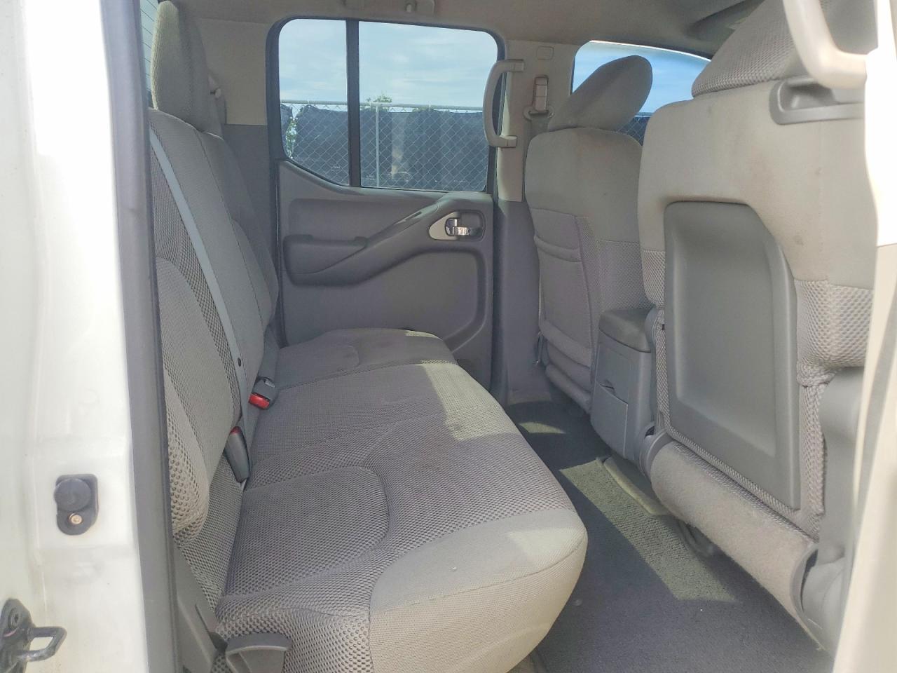 2013 Nissan Frontier S White vin: 1N6AD0ER8DN735301
