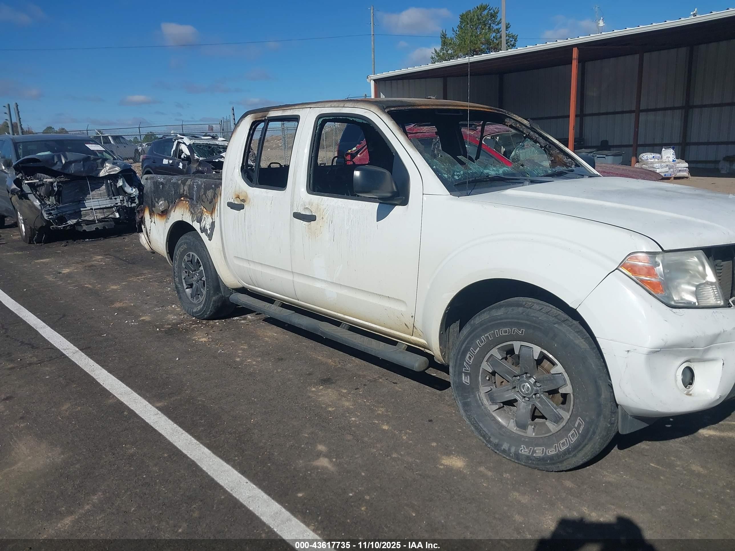 2014 Nissan Frontier Desert Runner White vin: 1N6AD0ER8EN760166