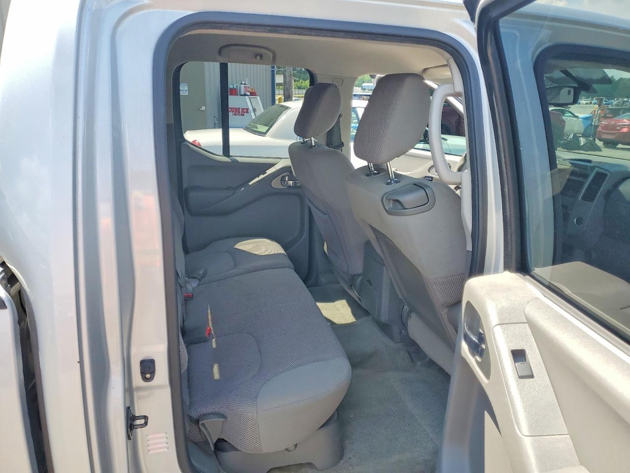 2011 Nissan Frontier S Silver vin: 1N6AD0ERXBC447613