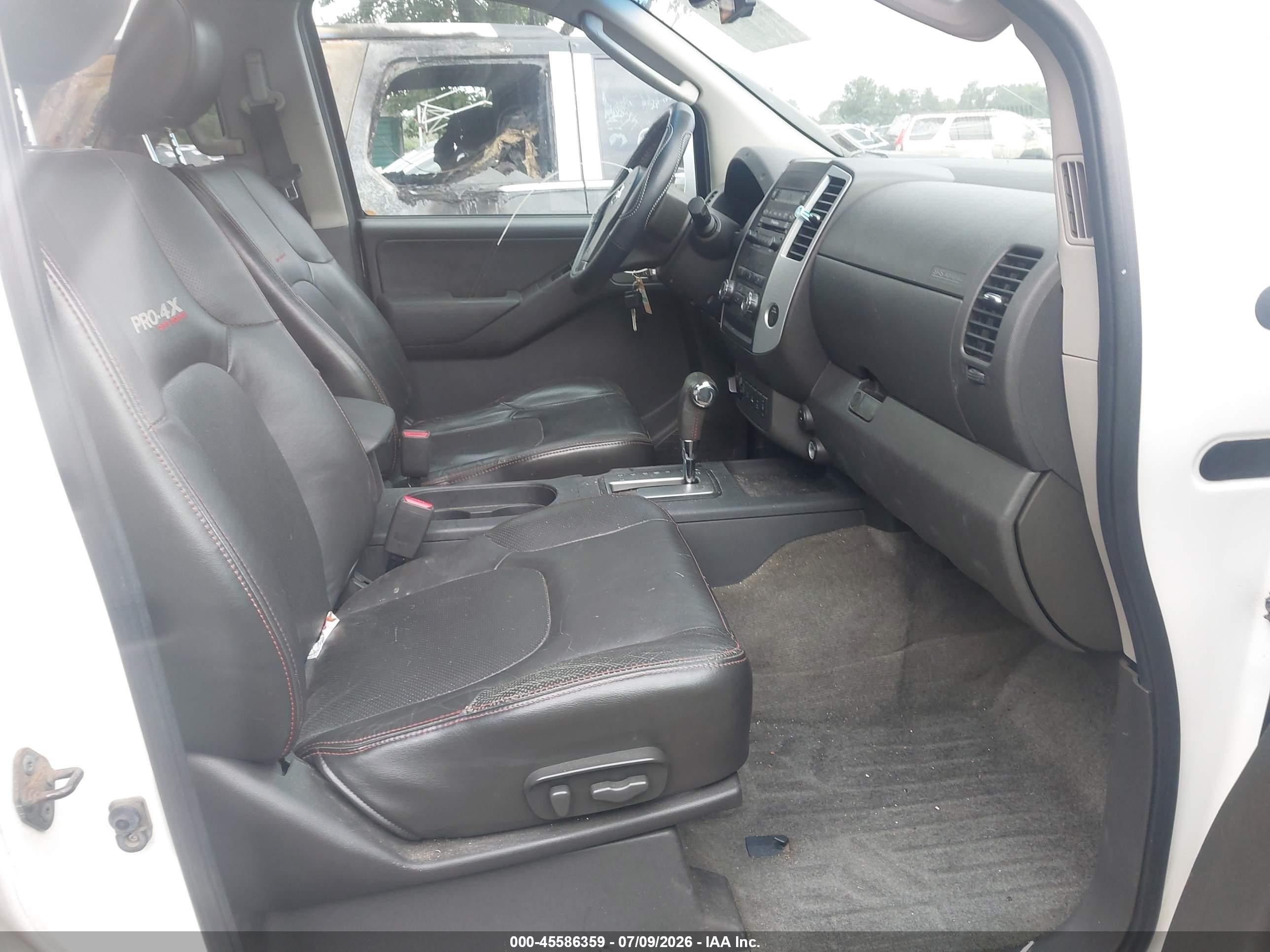 2011 Nissan Frontier Pro-4x White vin: 1N6AD0EV1BC435718