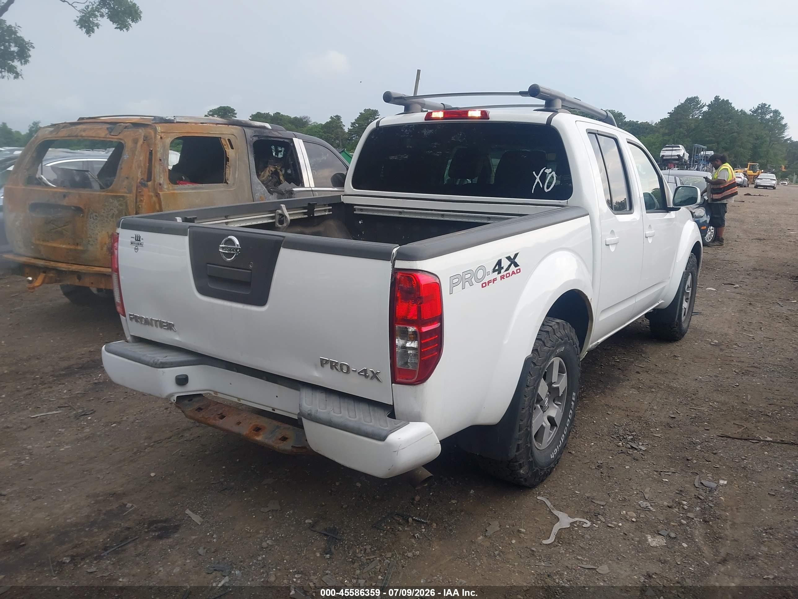 2011 Nissan Frontier Pro-4x White vin: 1N6AD0EV1BC435718