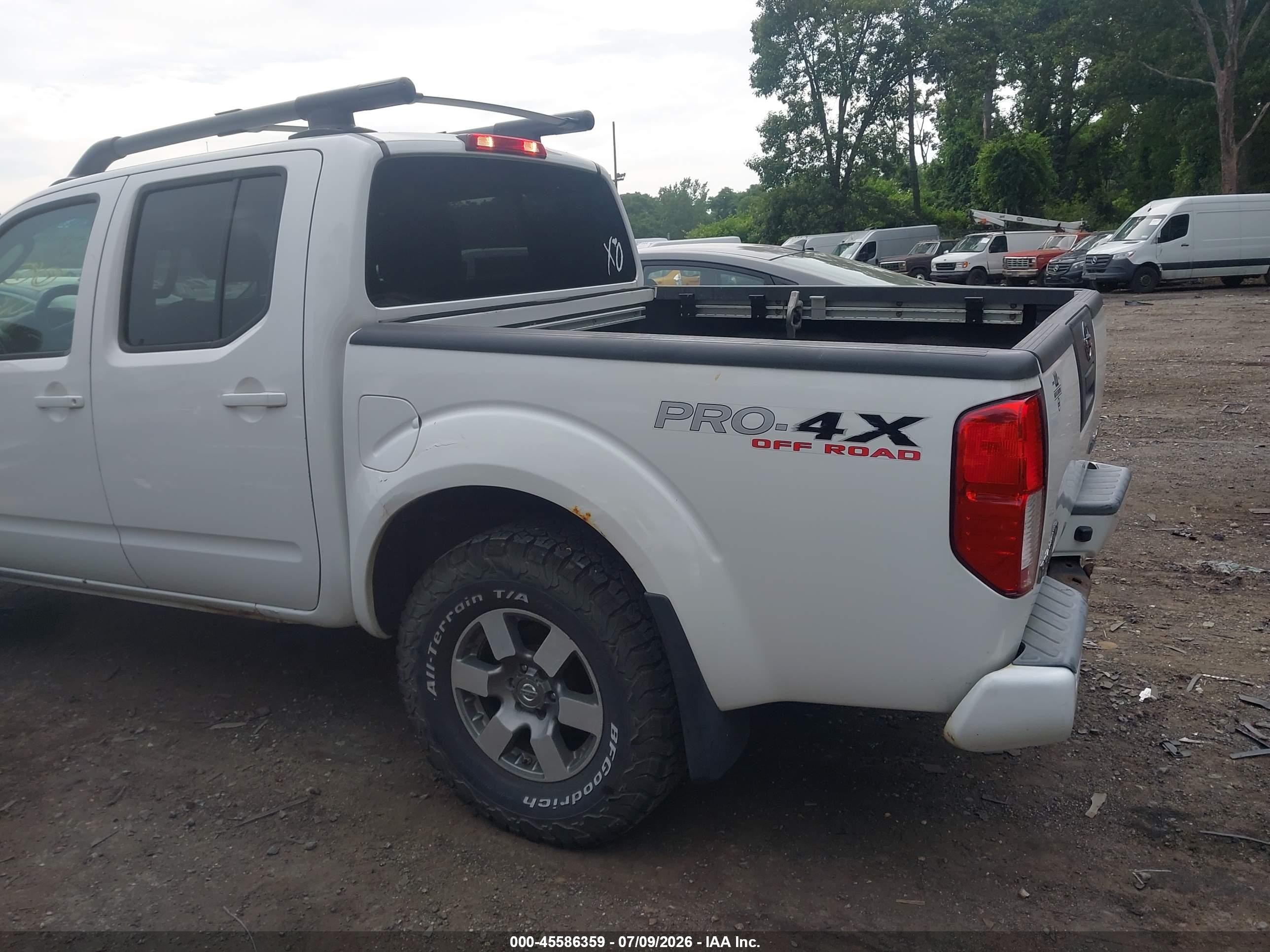 2011 Nissan Frontier Pro-4x White vin: 1N6AD0EV1BC435718