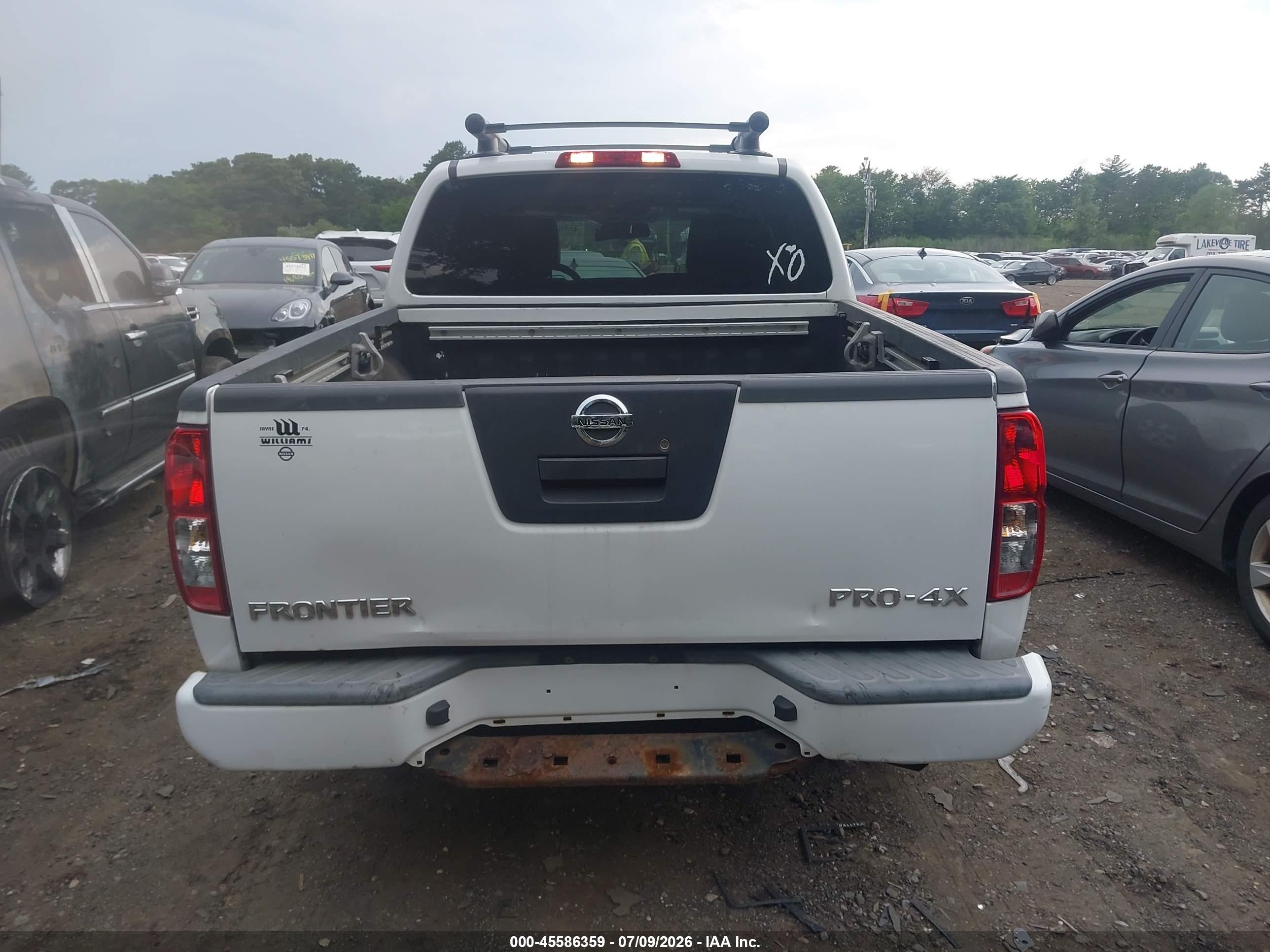2011 Nissan Frontier Pro-4x White vin: 1N6AD0EV1BC435718