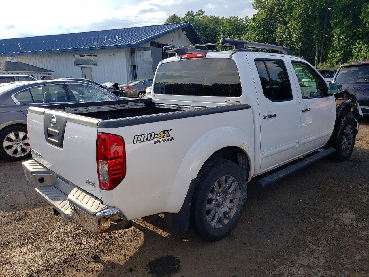 2011 Nissan Frontier S White vin: 1N6AD0EV1BC438988