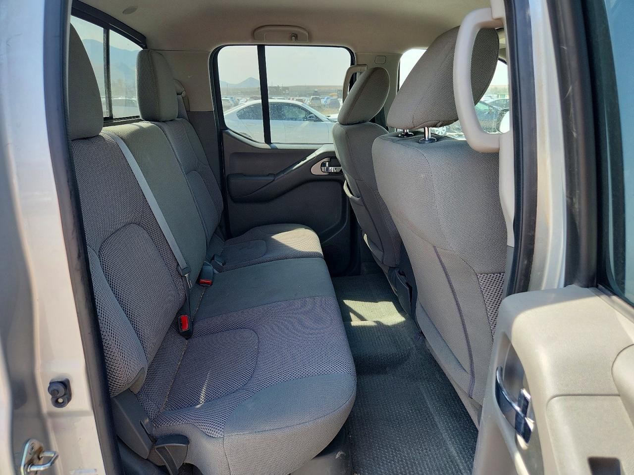 2018 Nissan Frontier Sv Серебряный vin: 1N6AD0EV2JN752717