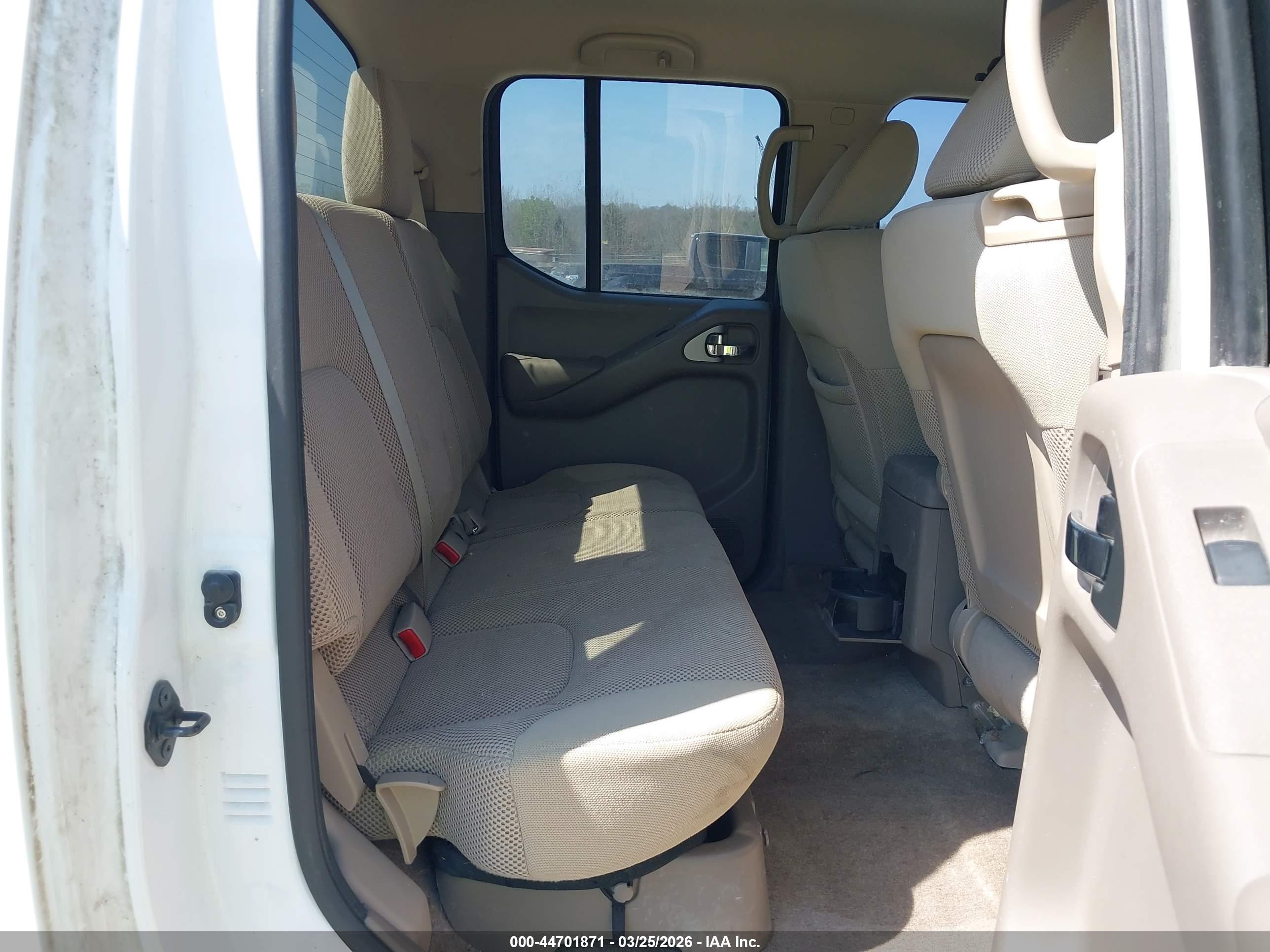 2012 Nissan Frontier Sv White vin: 1N6AD0EV3CC464221
