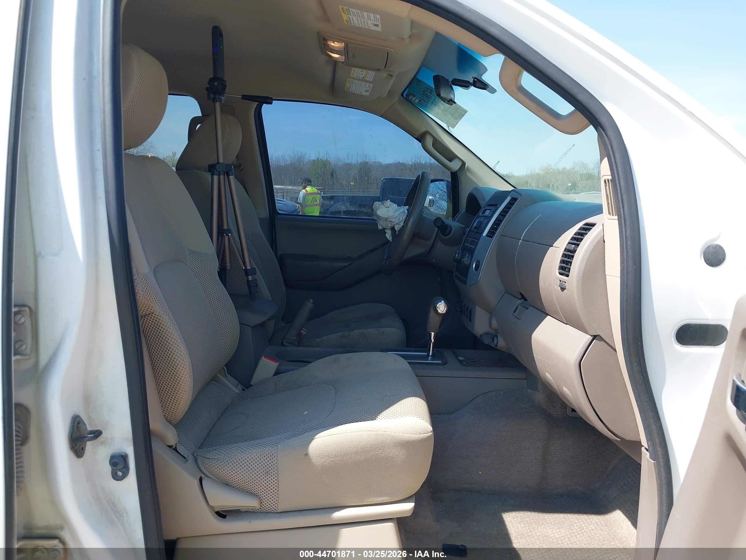 2012 Nissan Frontier Sv White vin: 1N6AD0EV3CC464221