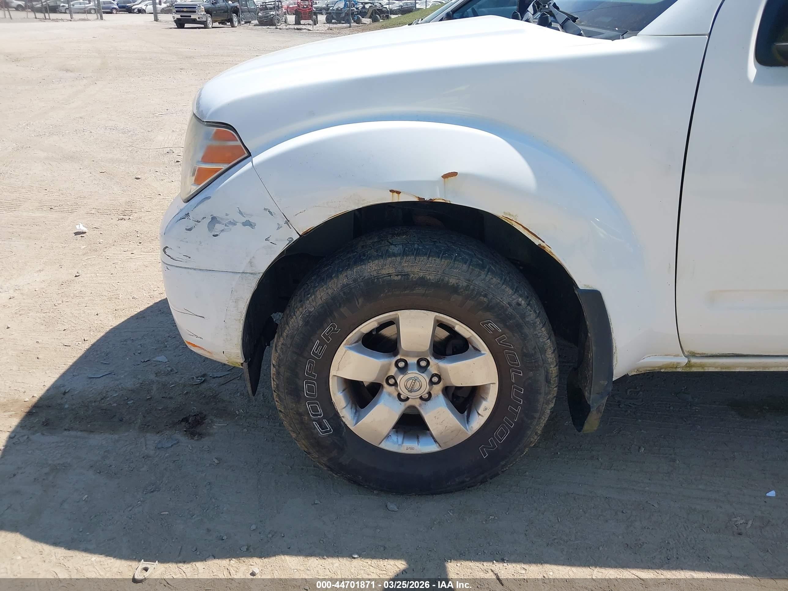 2012 Nissan Frontier Sv White vin: 1N6AD0EV3CC464221