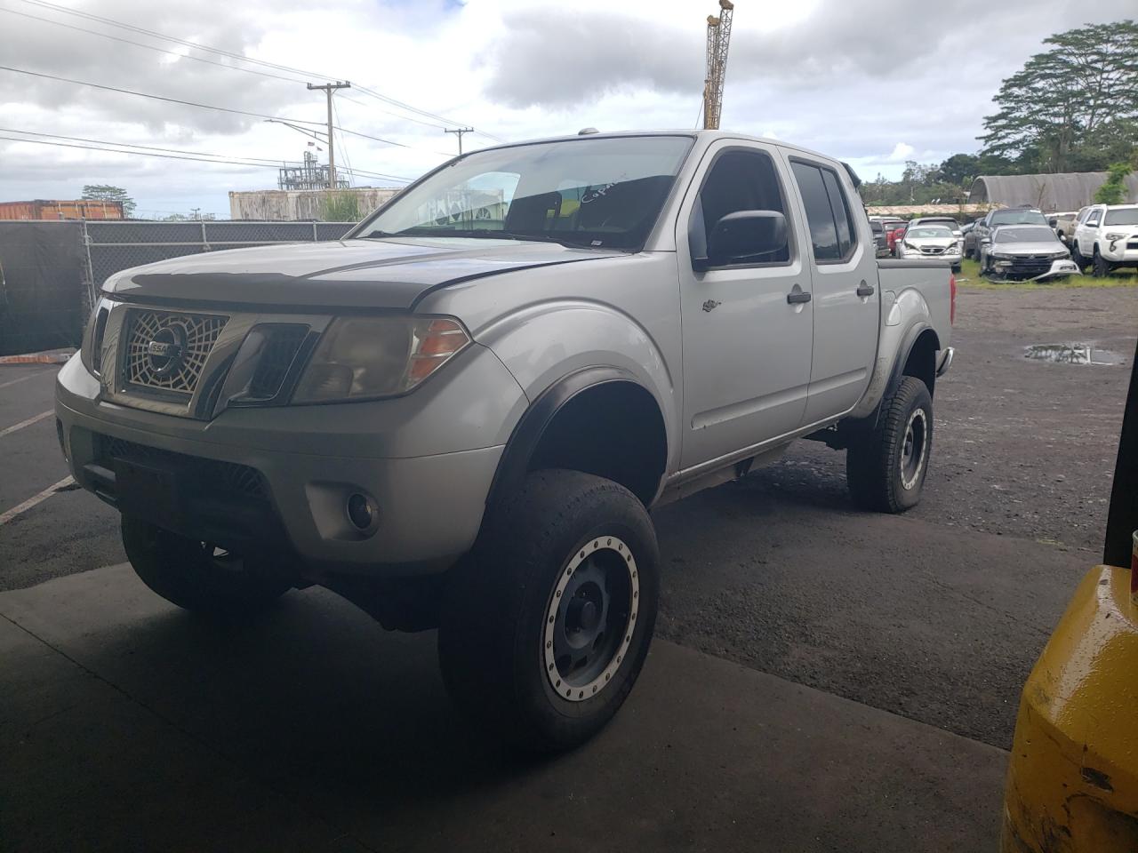 2013 Nissan Frontier S Gray vin: 1N6AD0EV5DN733681 Damage: Left Front Door, Dent(S) W/ Paint Dmg, 1/8 To 1/2 Inch