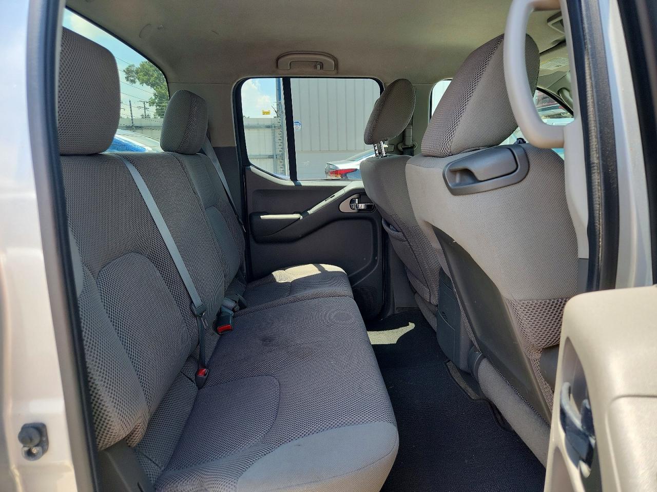2011 Nissan Frontier S Silver vin: 1N6AD0EV6BC427677