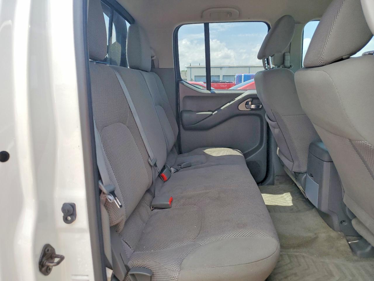 2015 Nissan Frontier S/sv/sl/pro-4x White vin: 1N6AD0EV6FN733868