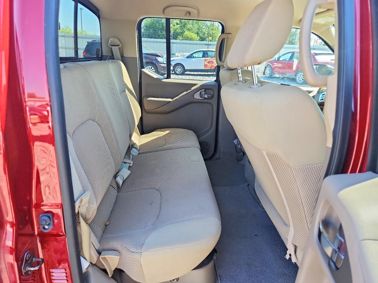 2015 Nissan Frontier S Red vin: 1N6AD0EV6FN769091
