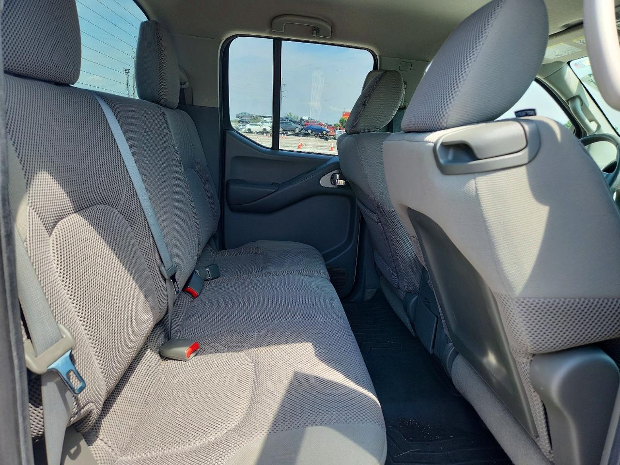 2012 Nissan Frontier S White vin: 1N6AD0EV7CC458079