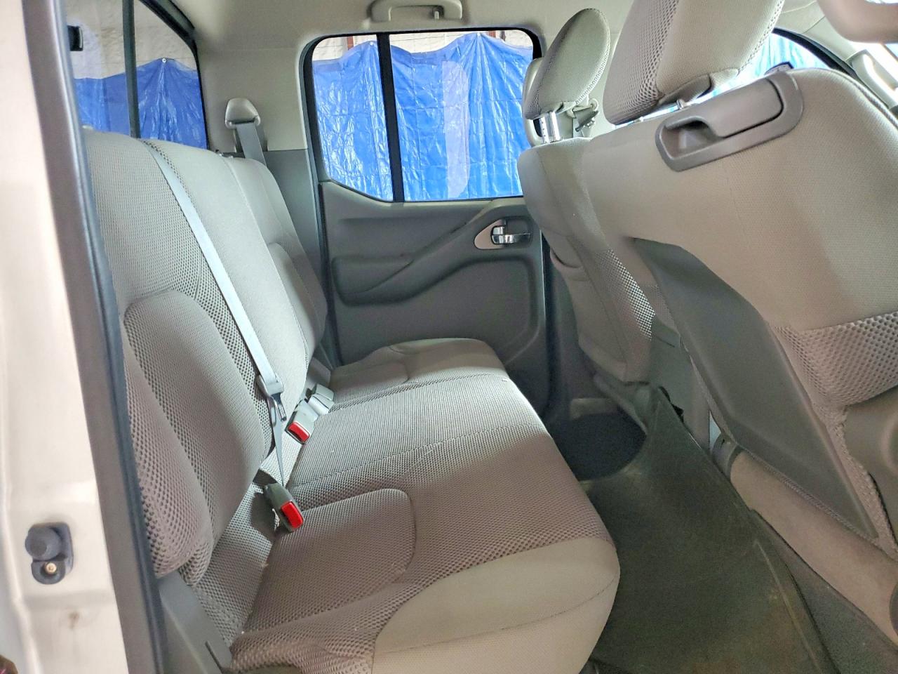 2014 Nissan Frontier Silver vin: 1N6AD0EV7EN710002