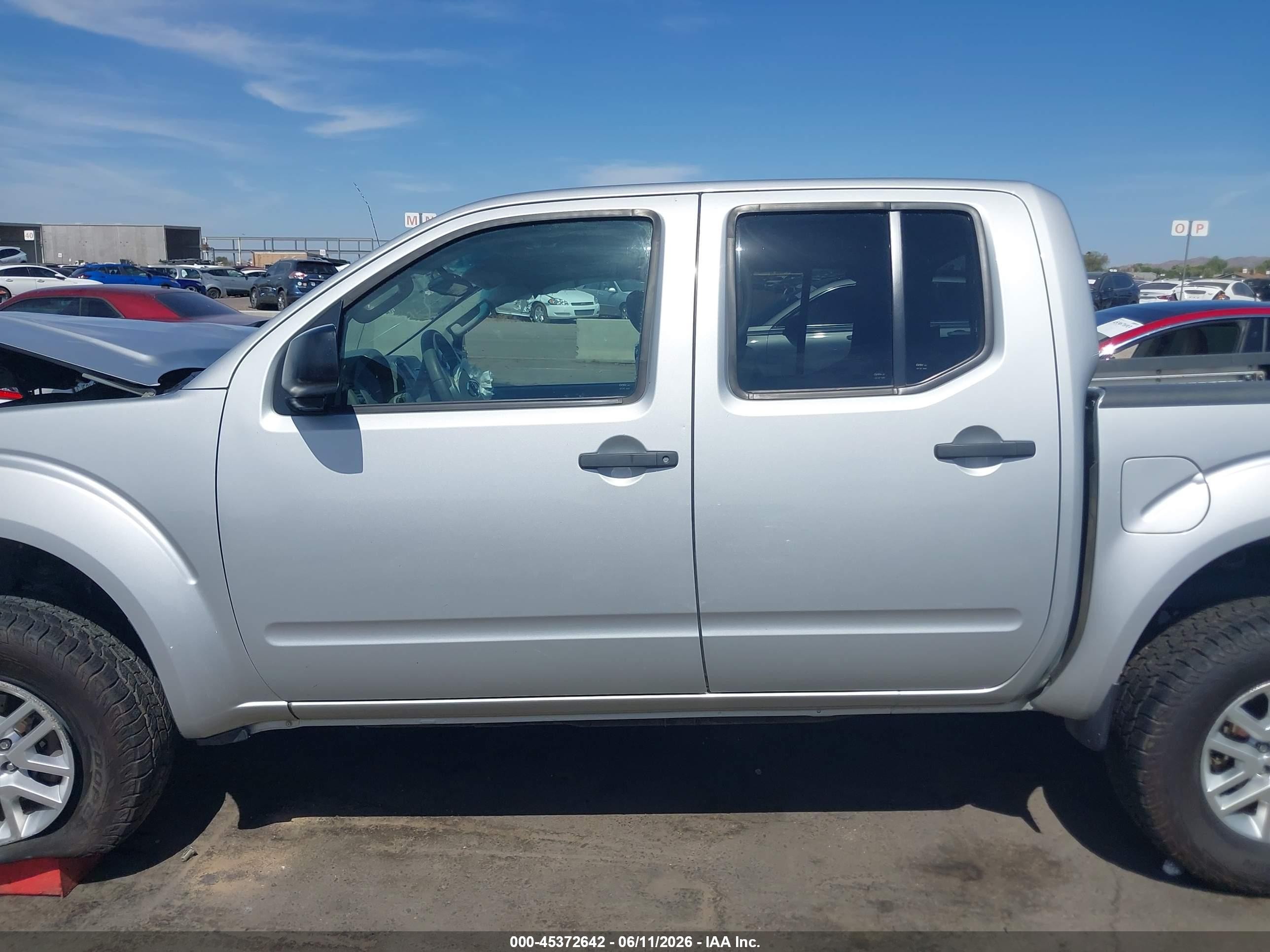 2014 Nissan Frontier Sv Silver vin: 1N6AD0EV7EN718052