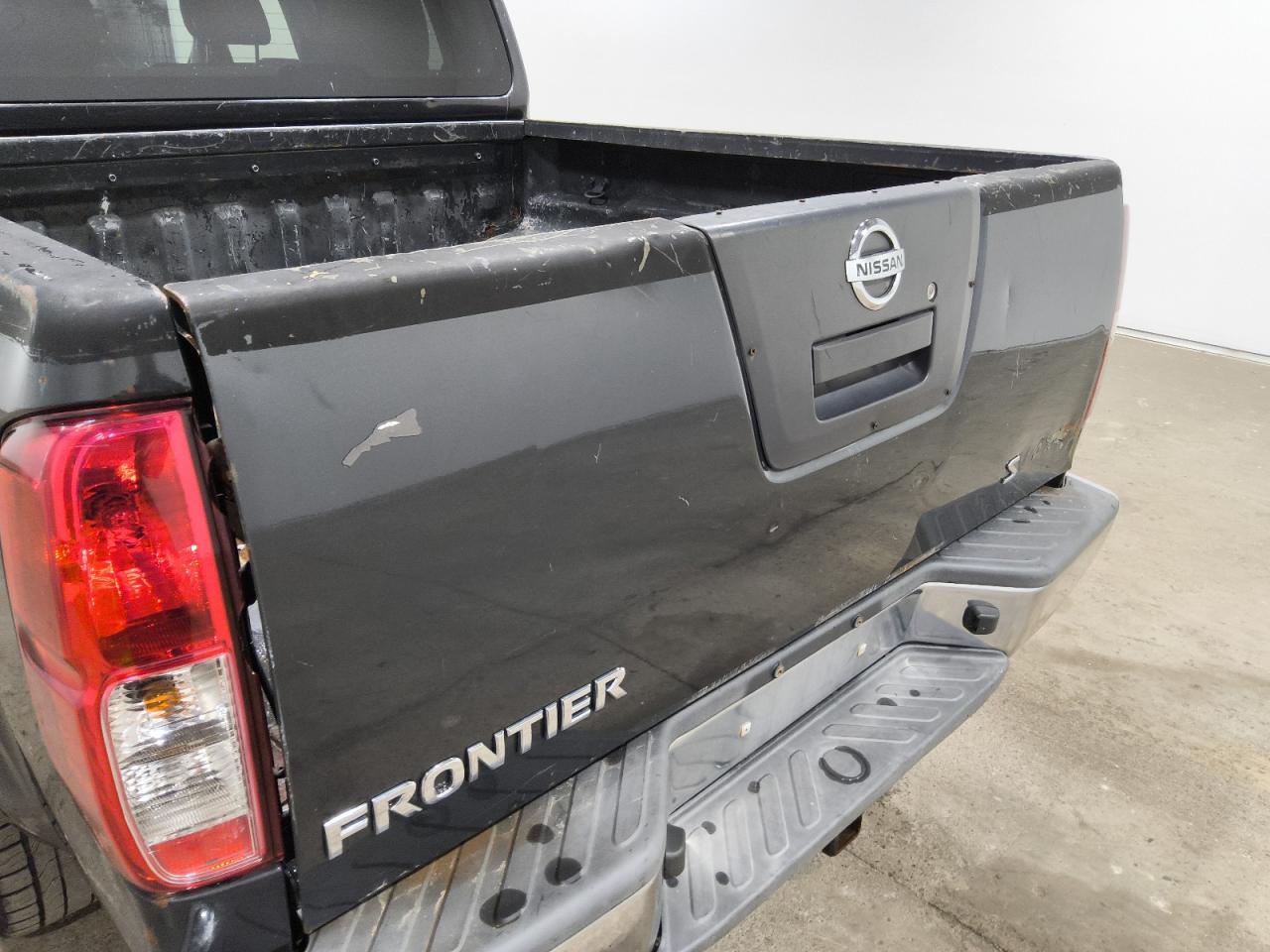 2011 Nissan Frontier S Charcoal vin: 1N6AD0EV9BC403843 Damage: Tailgate, Chipped, 10 Or More