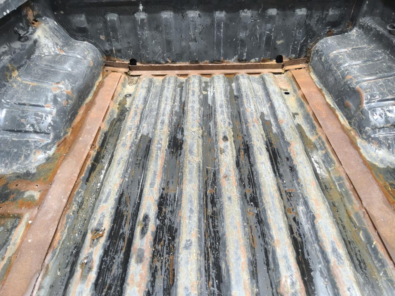 2011 Nissan Frontier S Charcoal vin: 1N6AD0EV9BC403843 Damage: Inside Bed, Multiple Scratches Heavy, 10 Or More