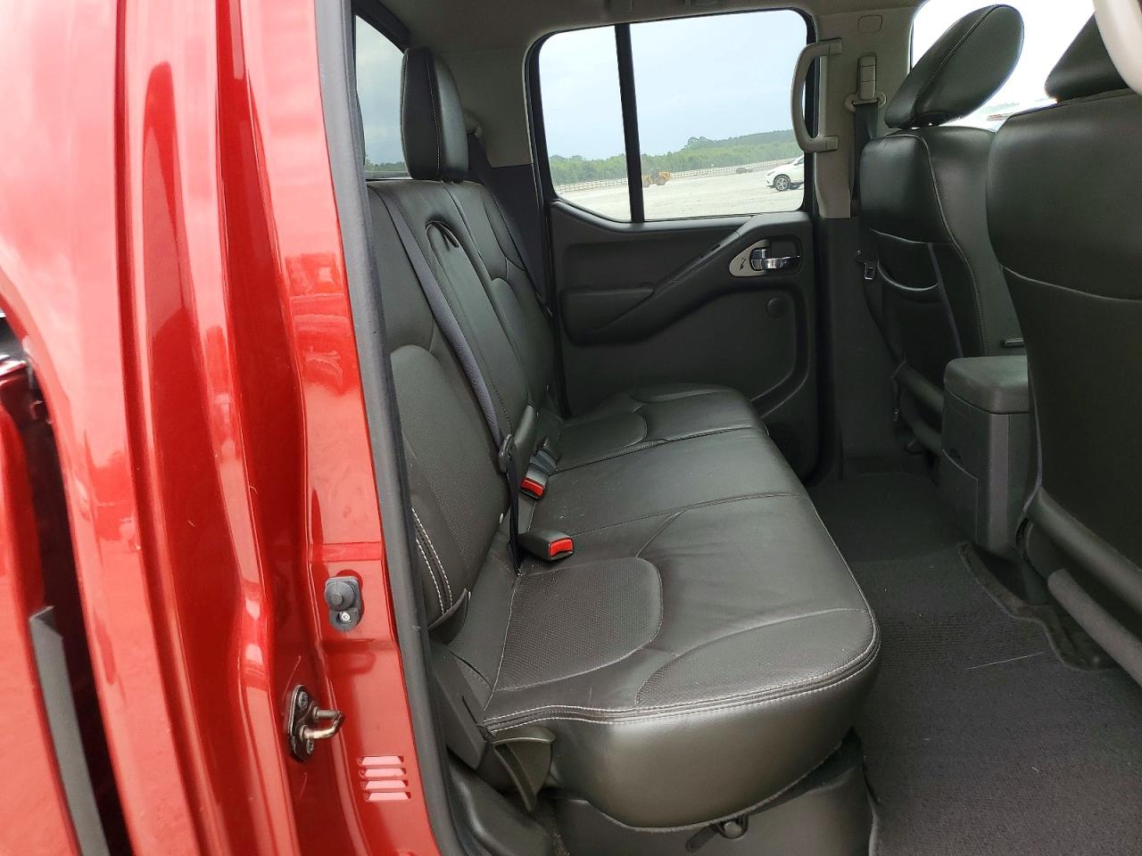 2015 Nissan Frontier Pro-4x Burgundy vin: 1N6AD0EV9FN713811