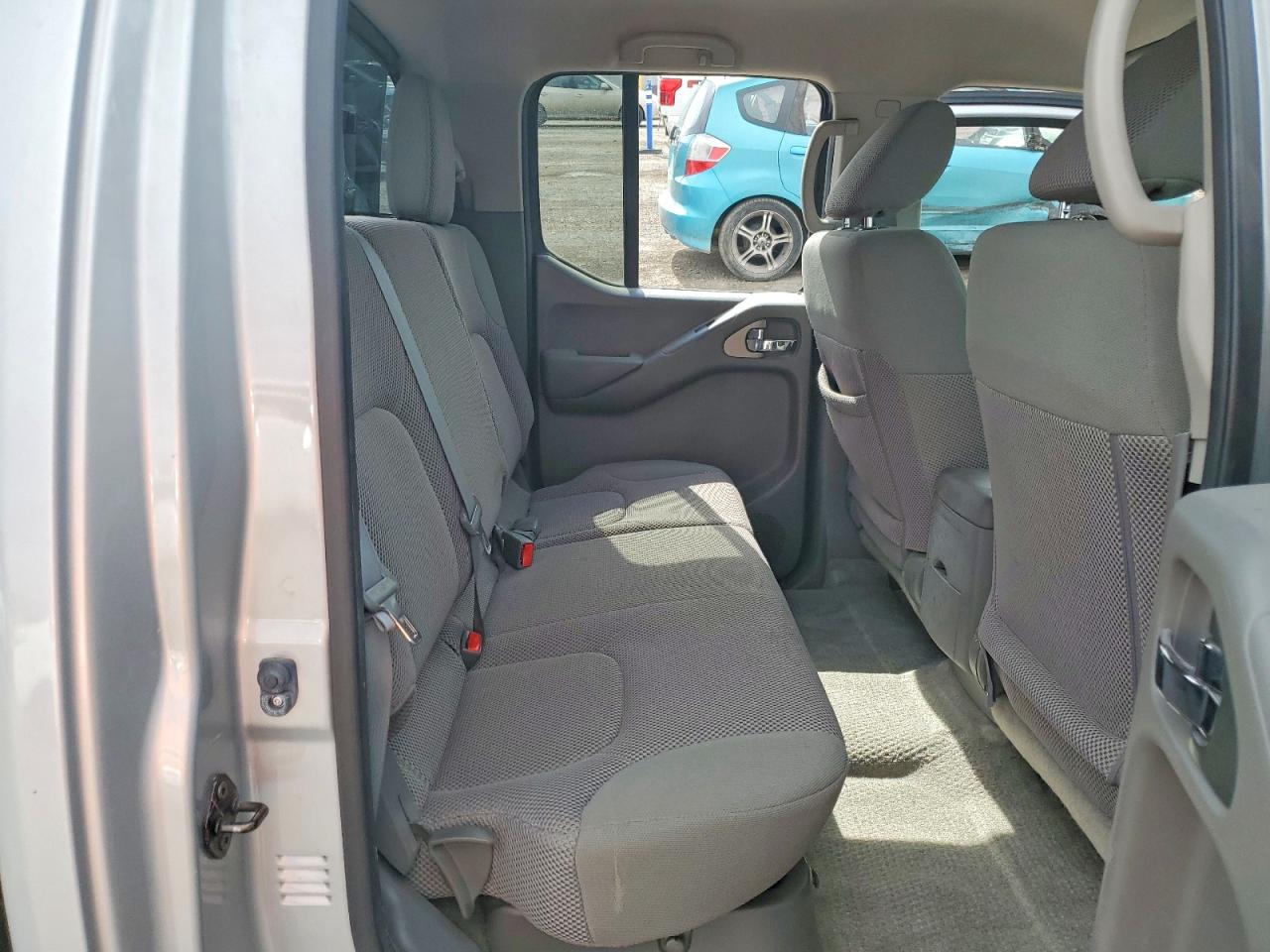 2015 Nissan Frontier Sv Серебряный vin: 1N6AD0FR7FN749630