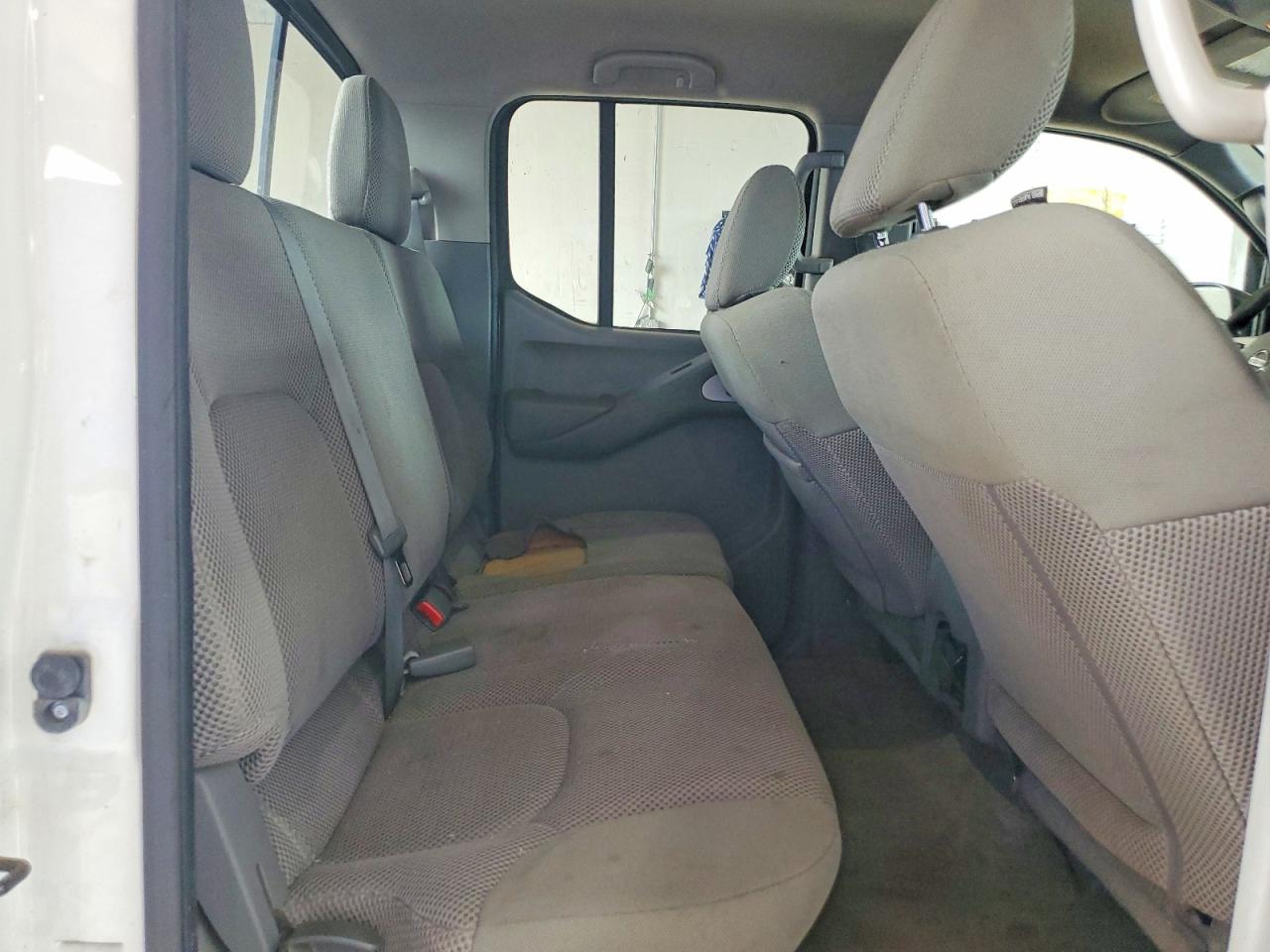 2015 Nissan Frontier Sv White vin: 1N6AD0FV1FN754769