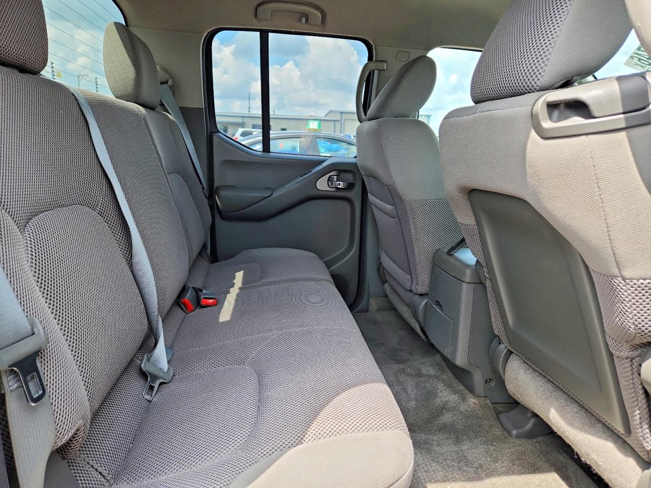 2011 Nissan Frontier Sv V6 Silver vin: 1N6AD0FV4BC438076